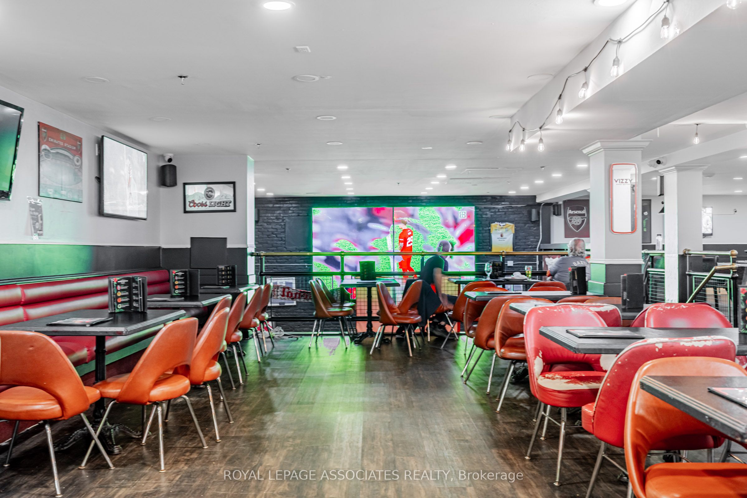 49 St Clair Avenue W Property Photo 23