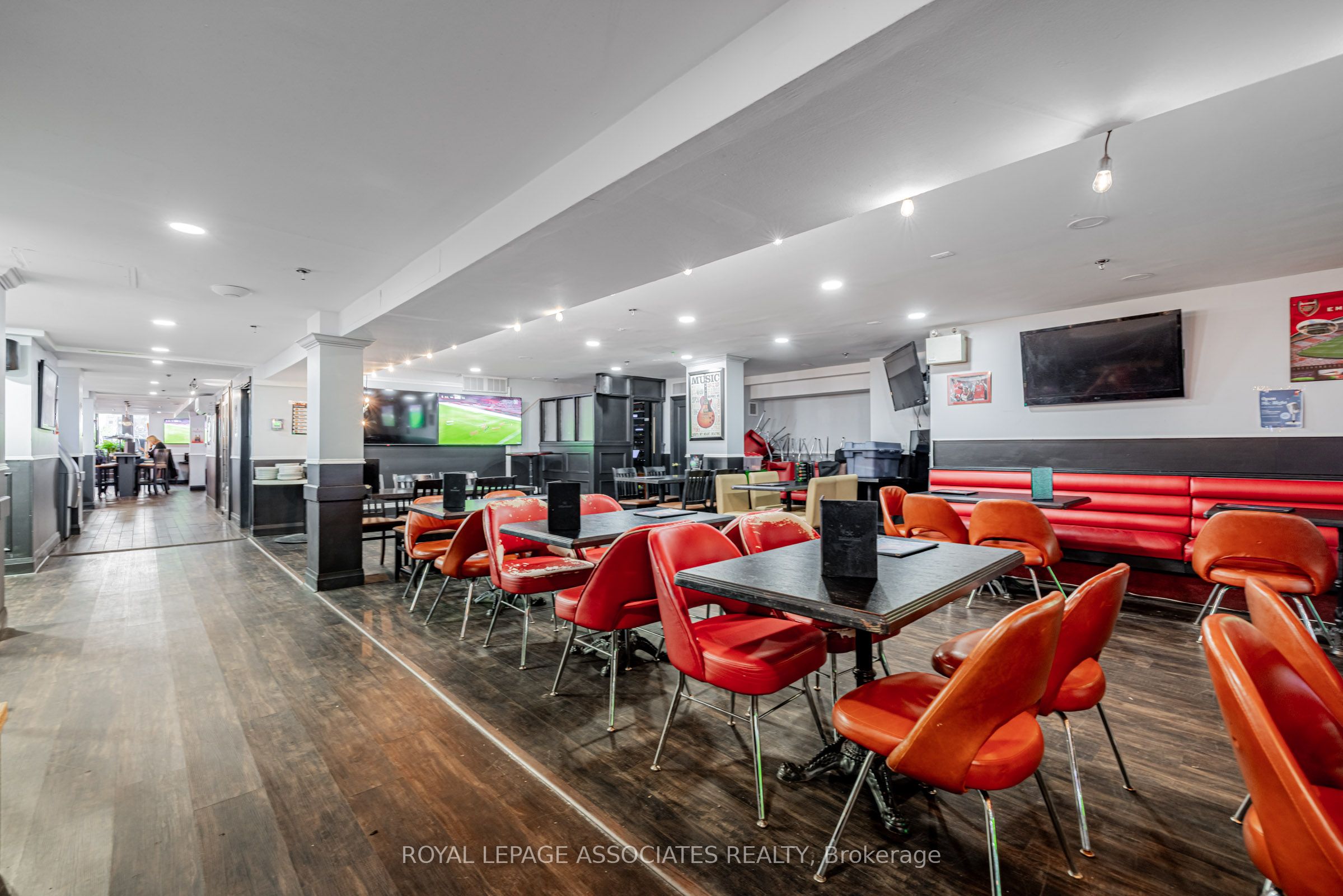 49 St Clair Avenue W Property Photo 24