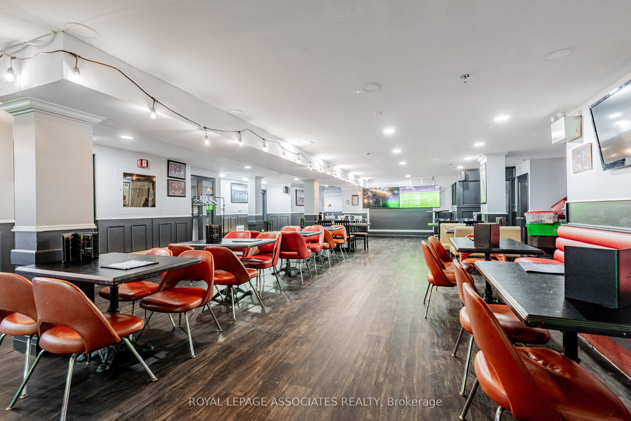 49 St Clair Avenue W Property Photo 25