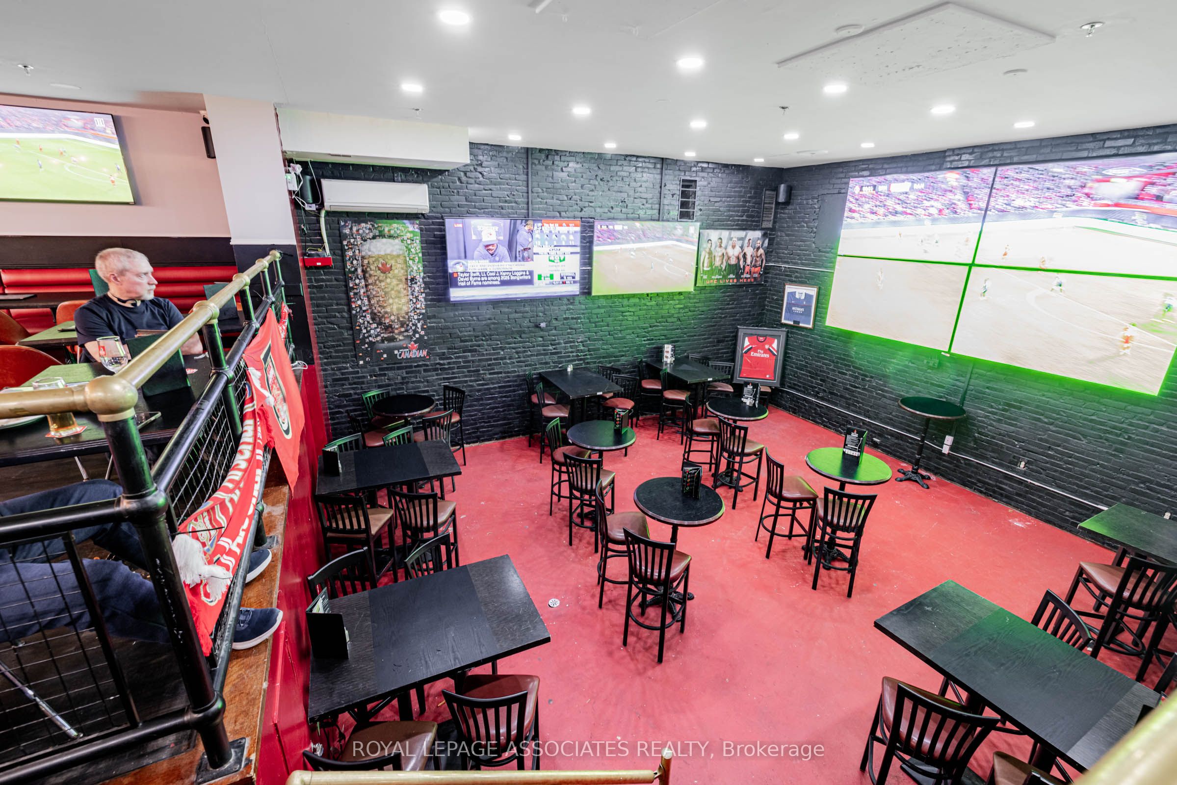 49 St Clair Avenue W Property Photo 27