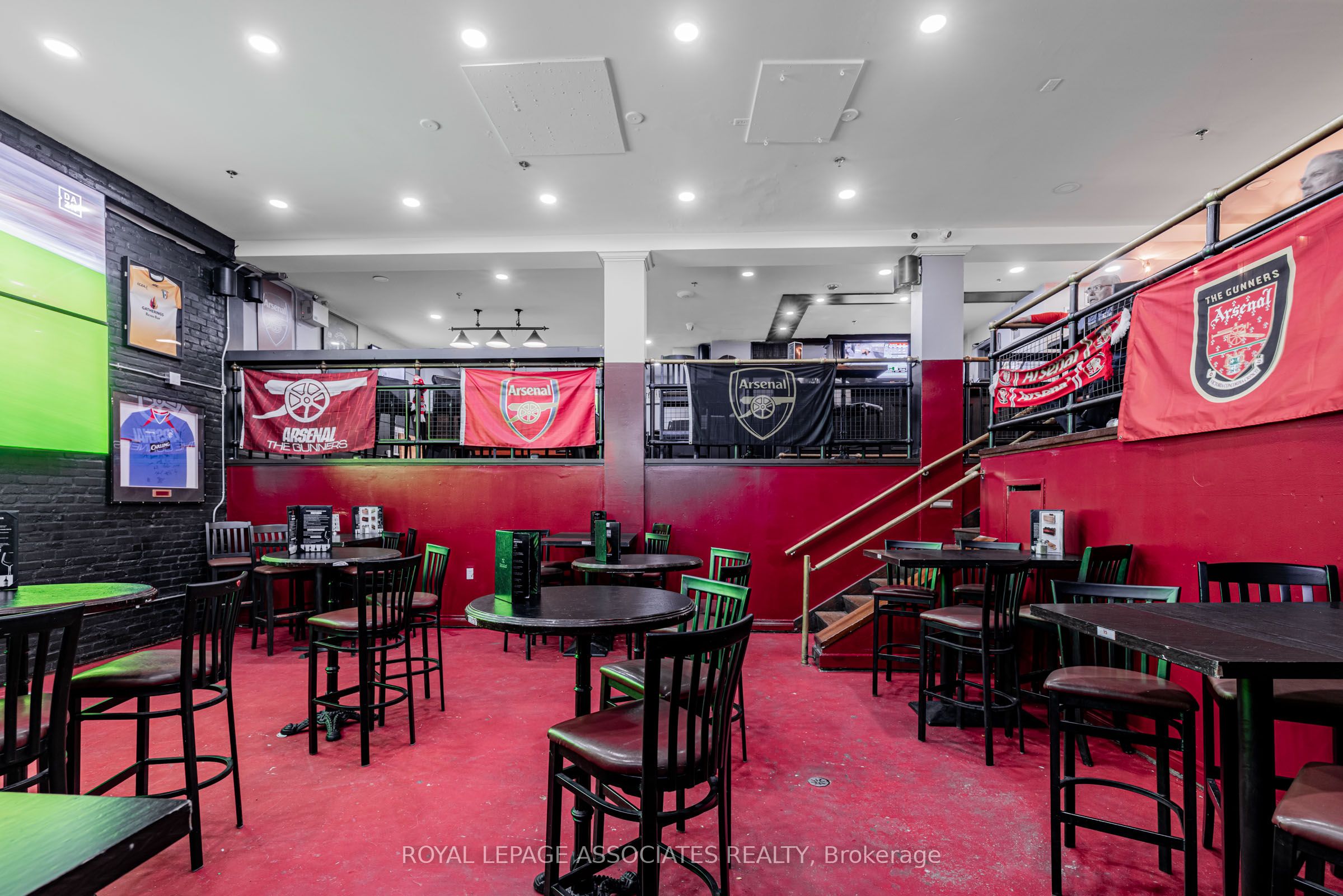 49 St Clair Avenue W Property Photo 33