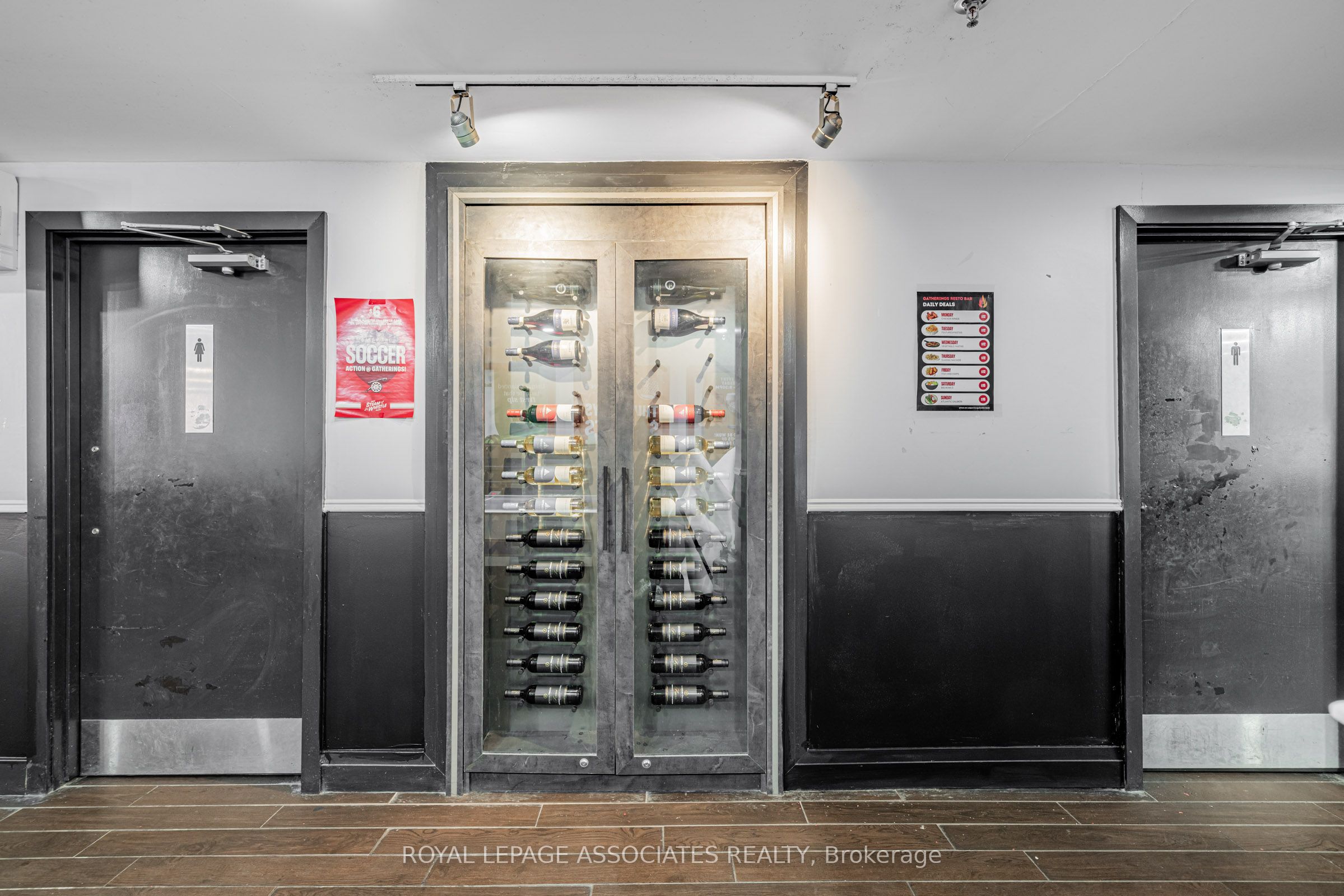 49 St Clair Avenue W Property Photo 34