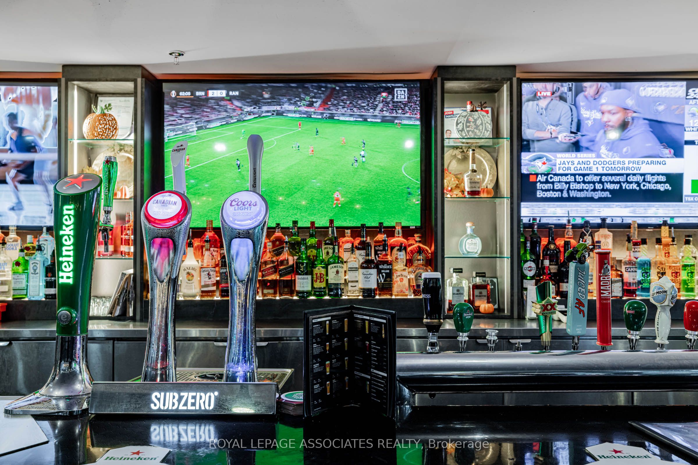 49 St Clair Avenue W Property Photo 35