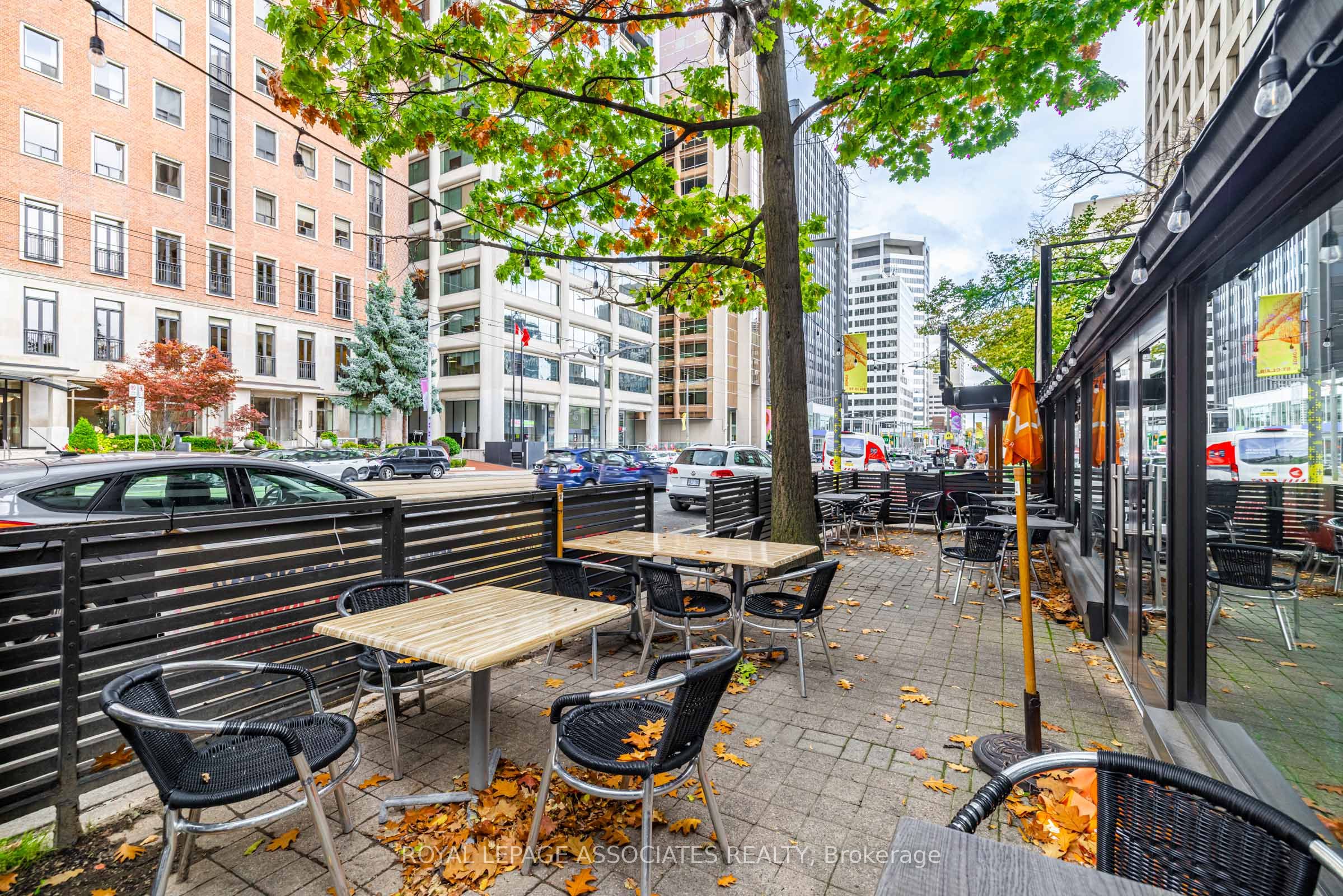 49 St Clair Avenue W Property Photo 42