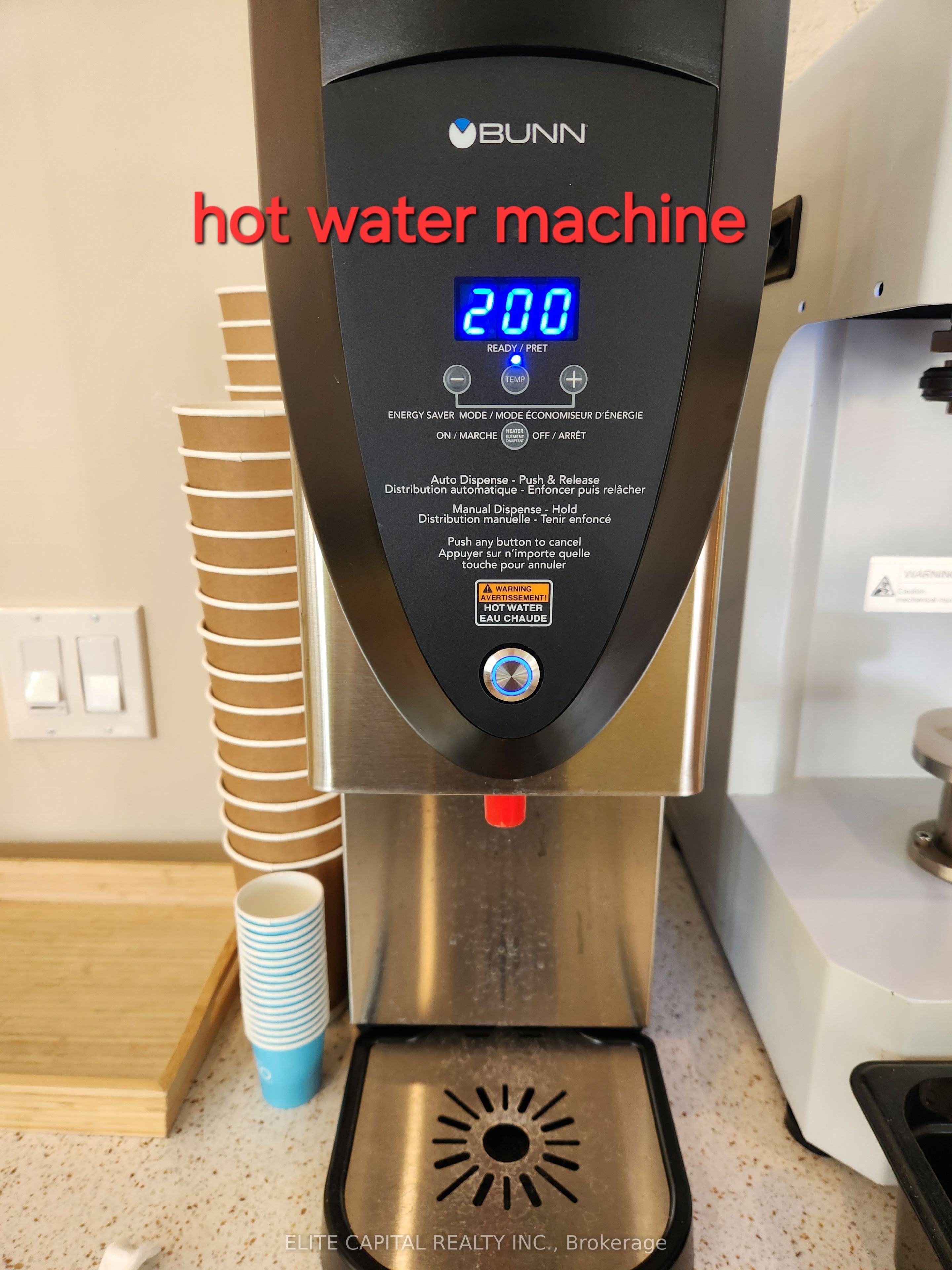 356 College Street Property Photo 18