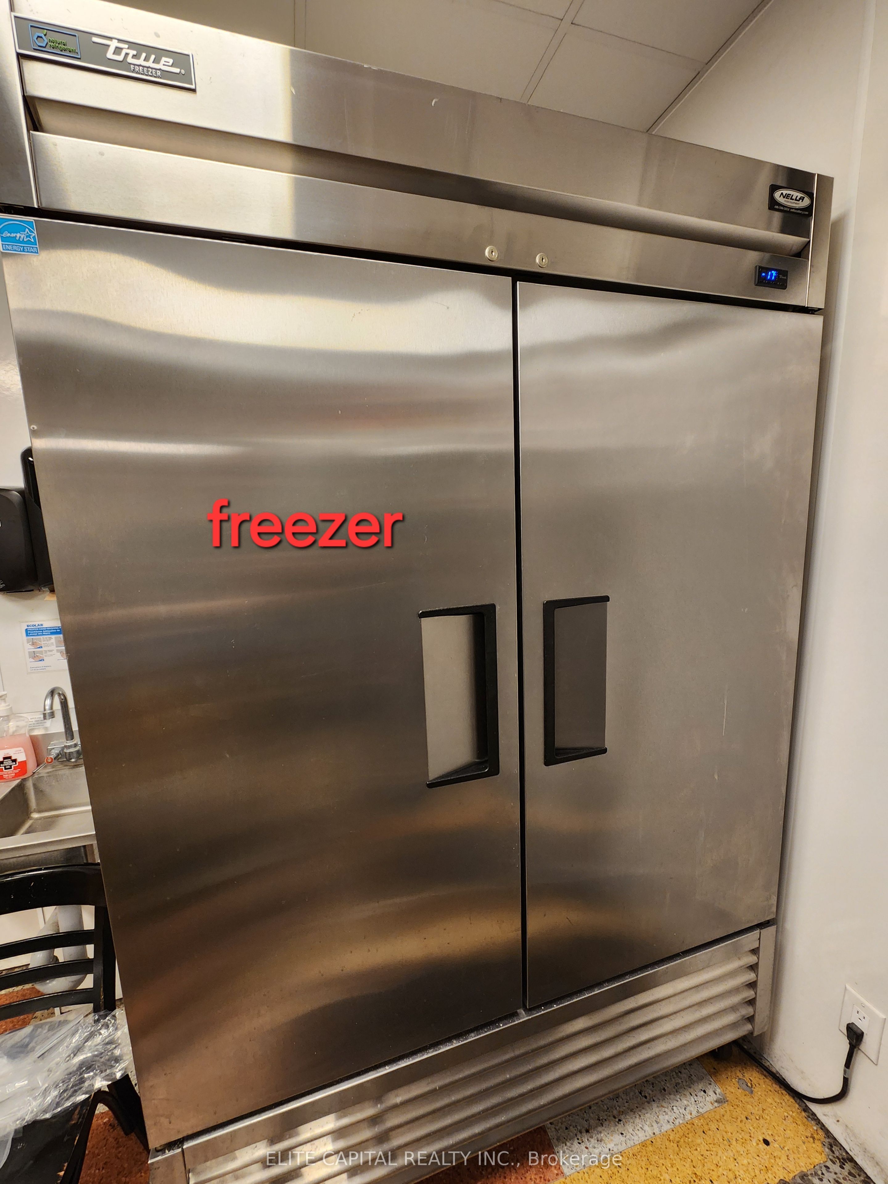 356 College Street Property Photo 21