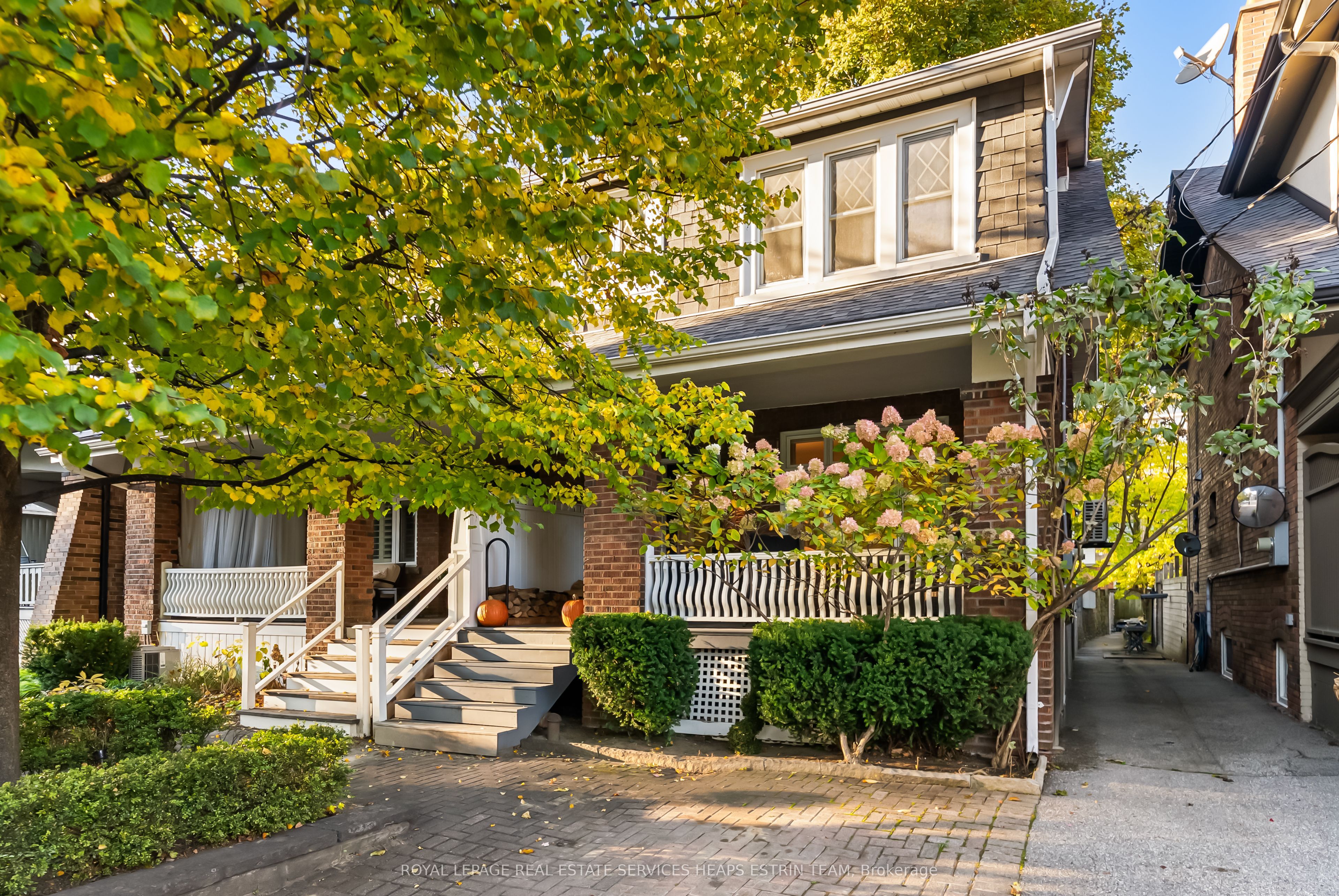 48 Manor Road W Property Photo 1