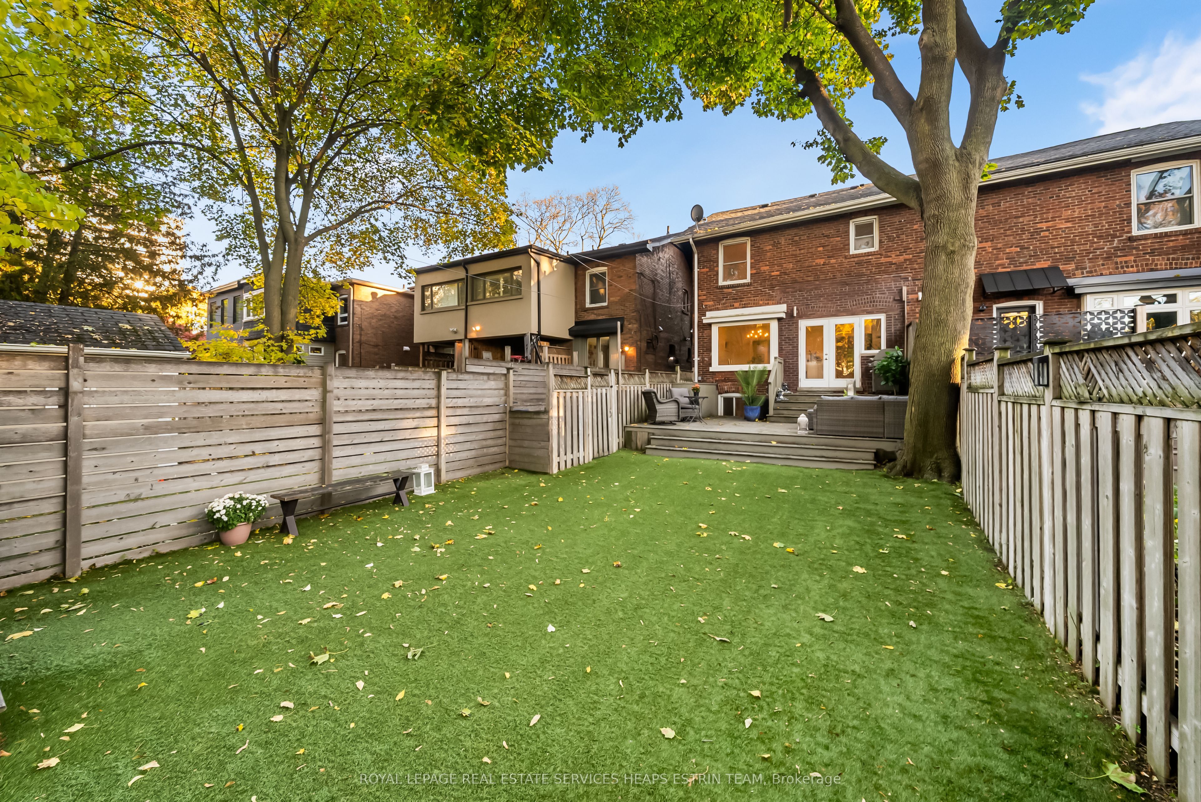 48 Manor Road W Property Photo 31