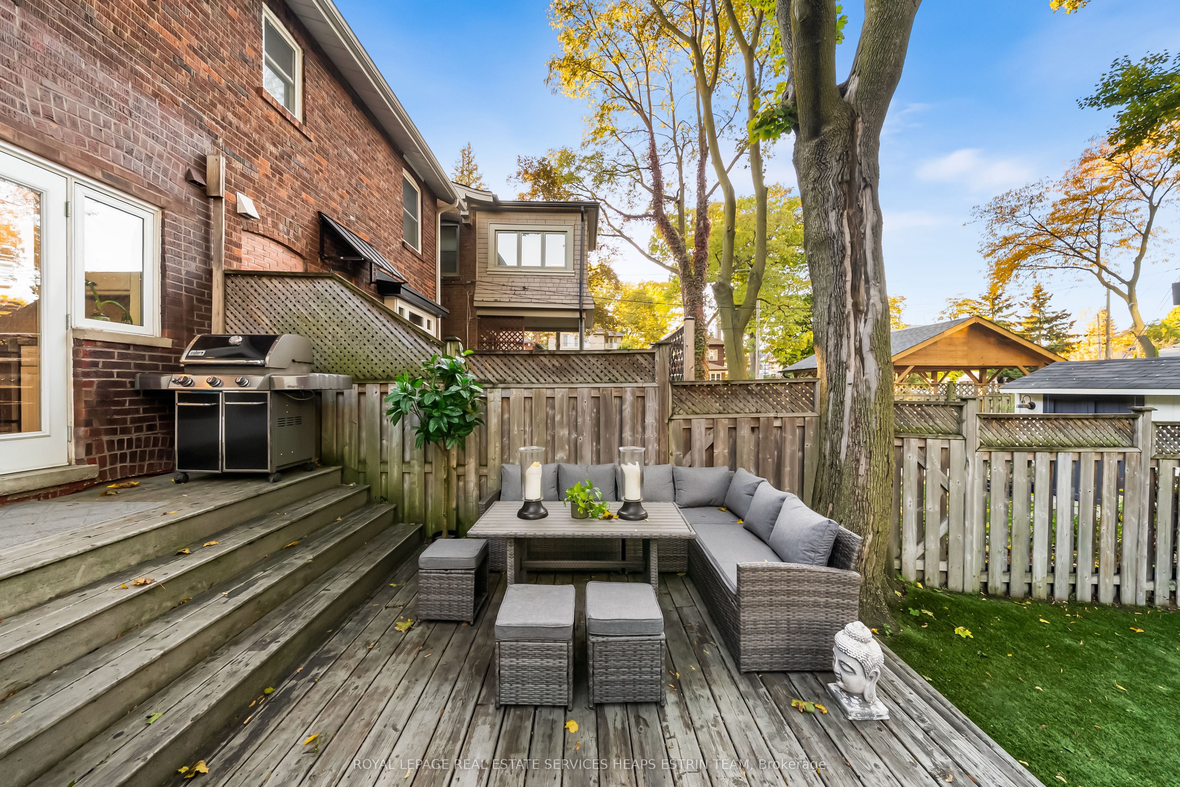 48 Manor Road W Property Photo 32