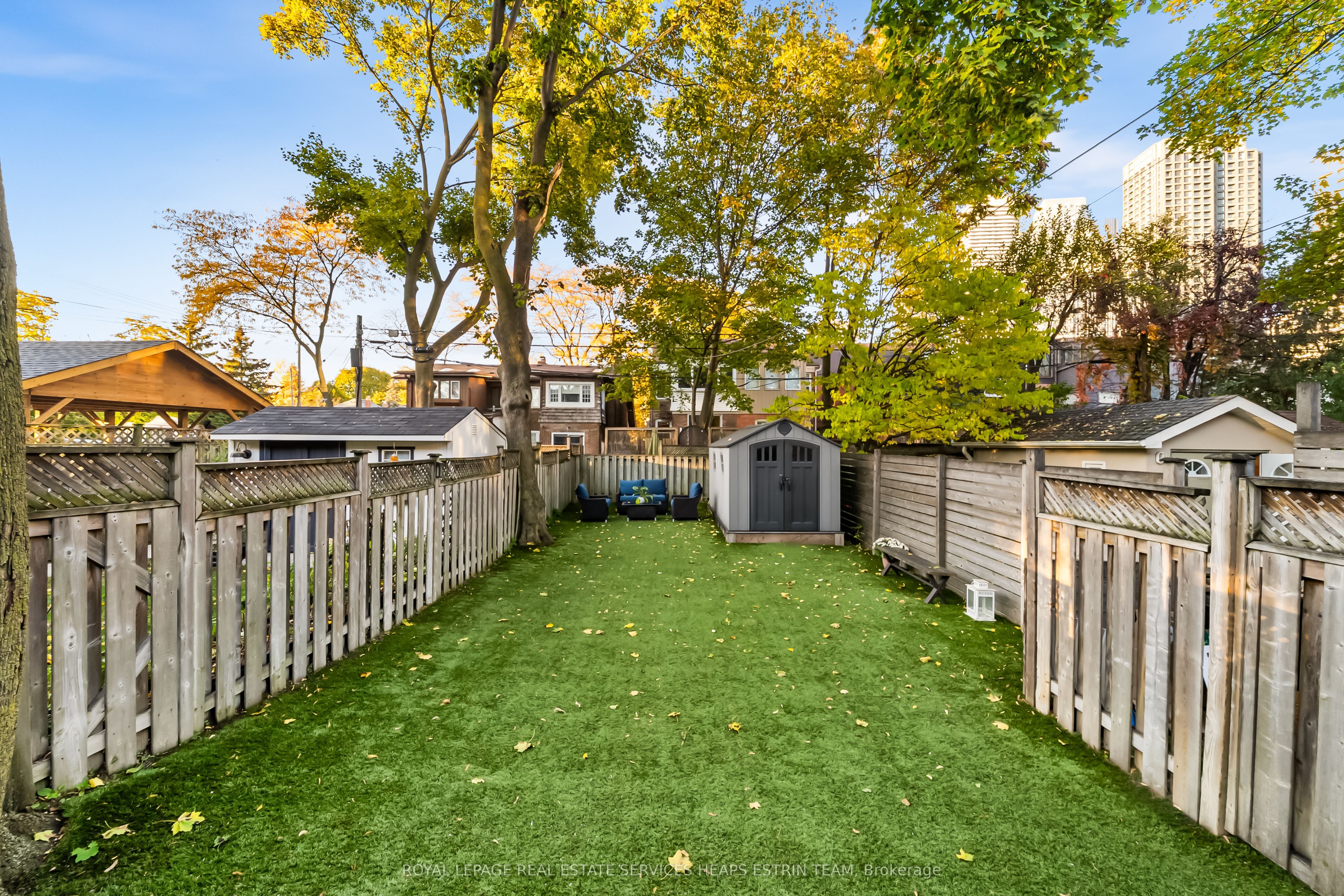 48 Manor Road W Property Photo 34