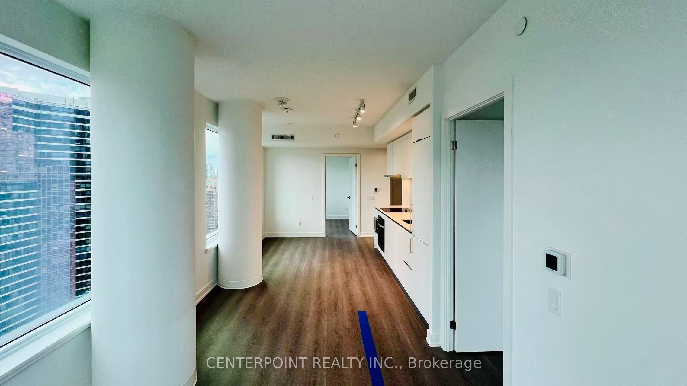 8 Wellesley Street W 2916 Property Photo 6