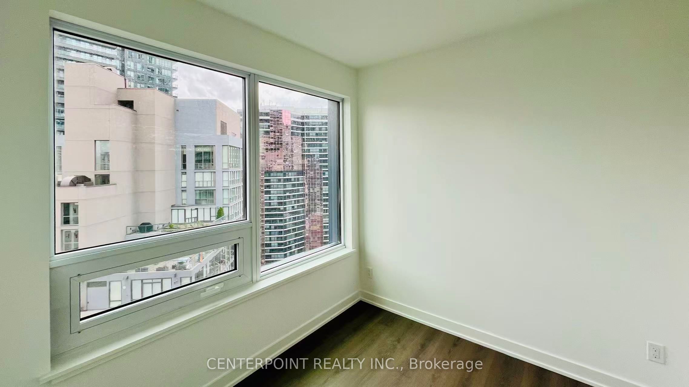 8 Wellesley Street W 2916 Property Photo 11