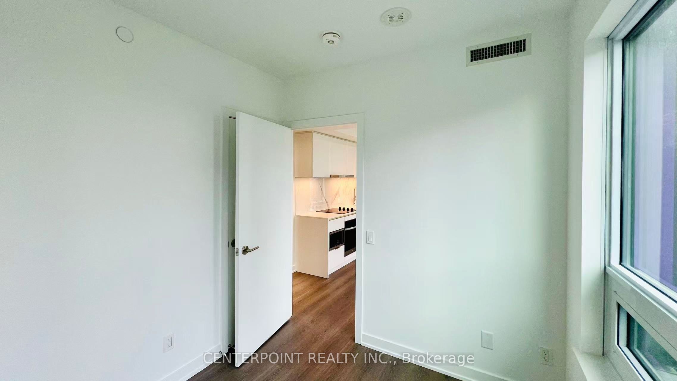 8 Wellesley Street W 2916 Property Photo 12