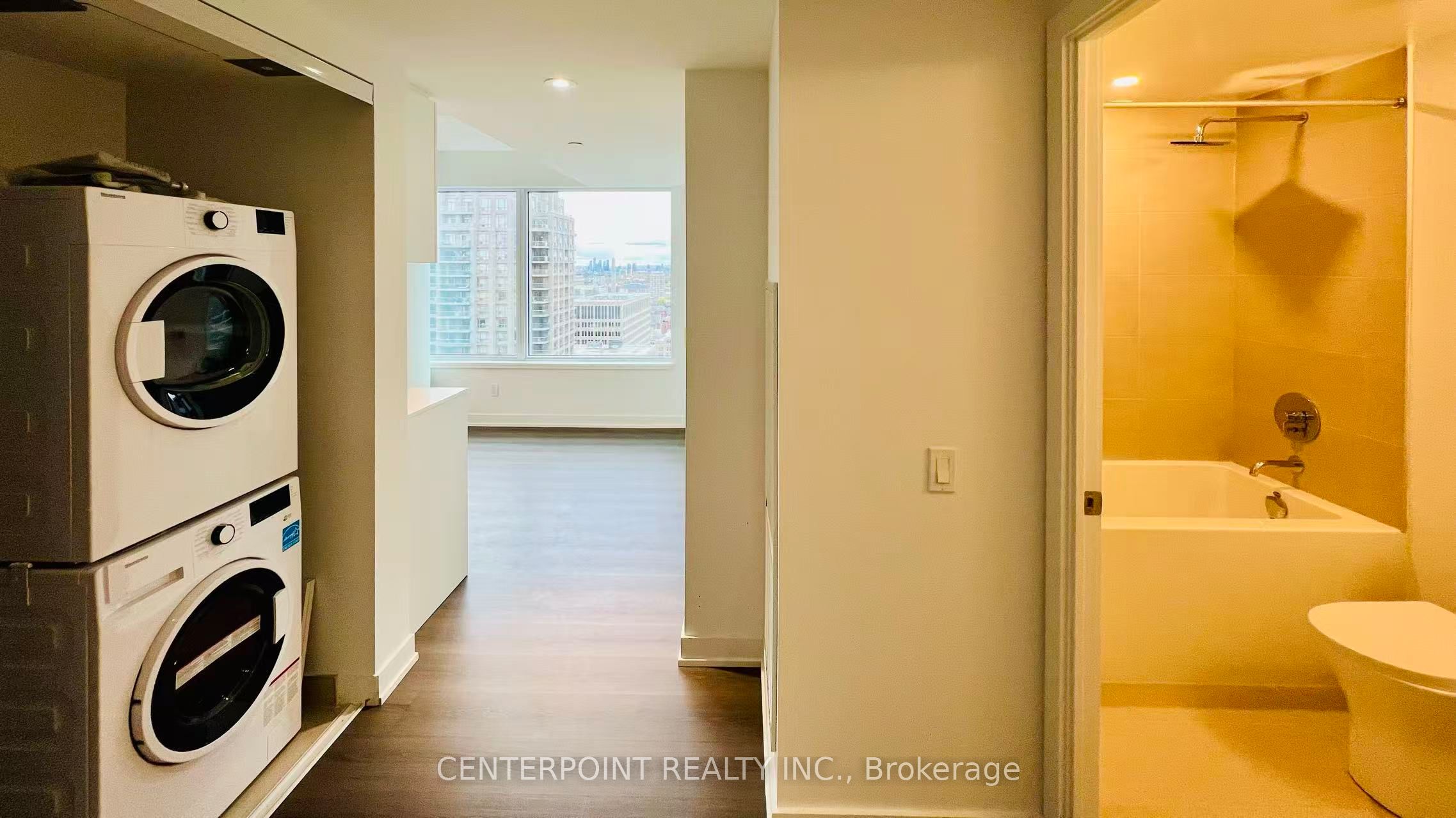 8 Wellesley Street W 2916 Property Photo 14