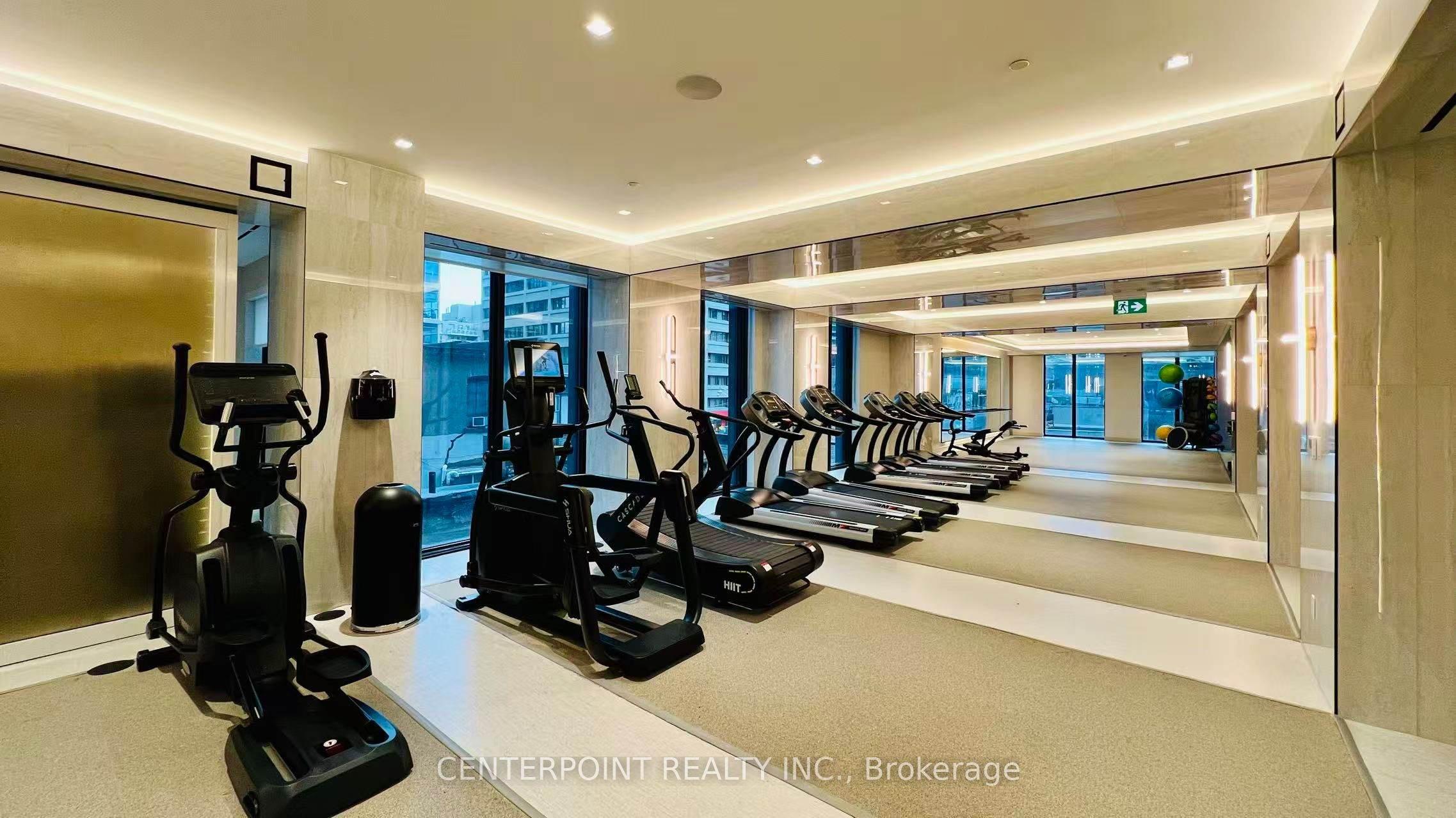 8 Wellesley Street W 2916 Property Photo 17