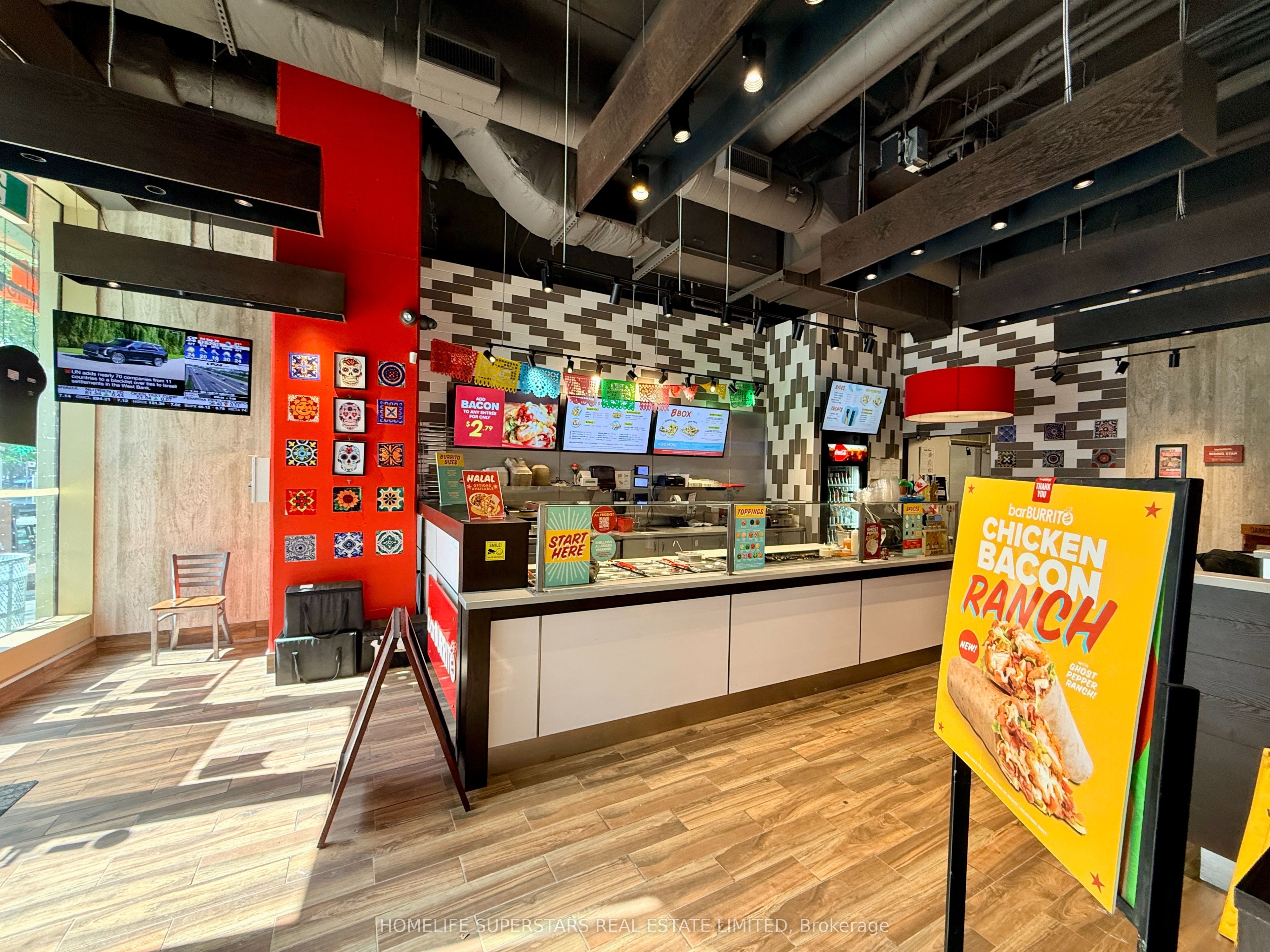 464 Front Street E Property Photo 6