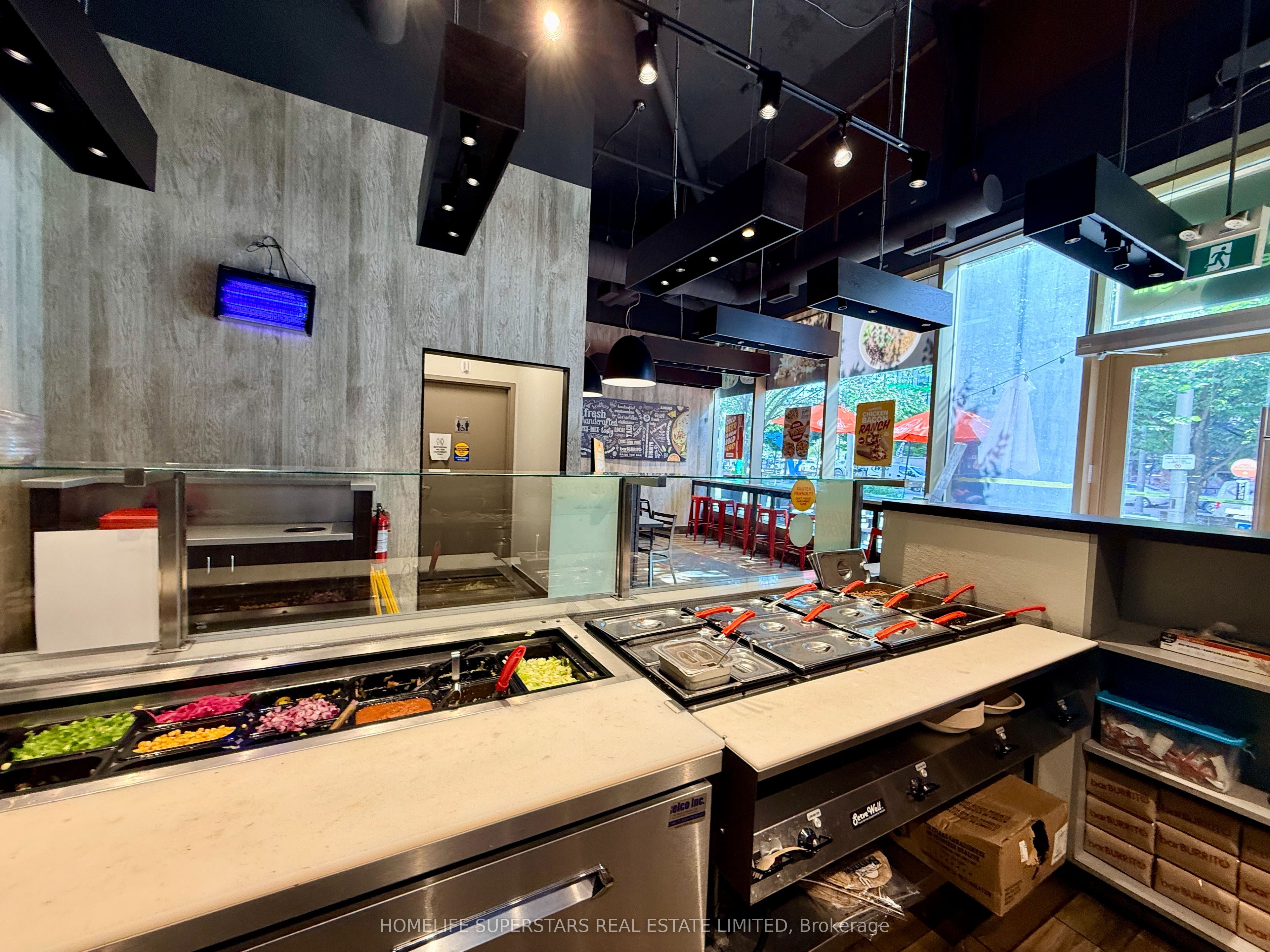 464 Front Street E Property Photo 12