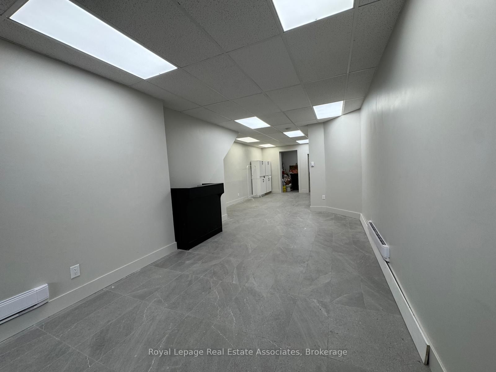 283 Augusta Avenue Main Level Property Photo 4