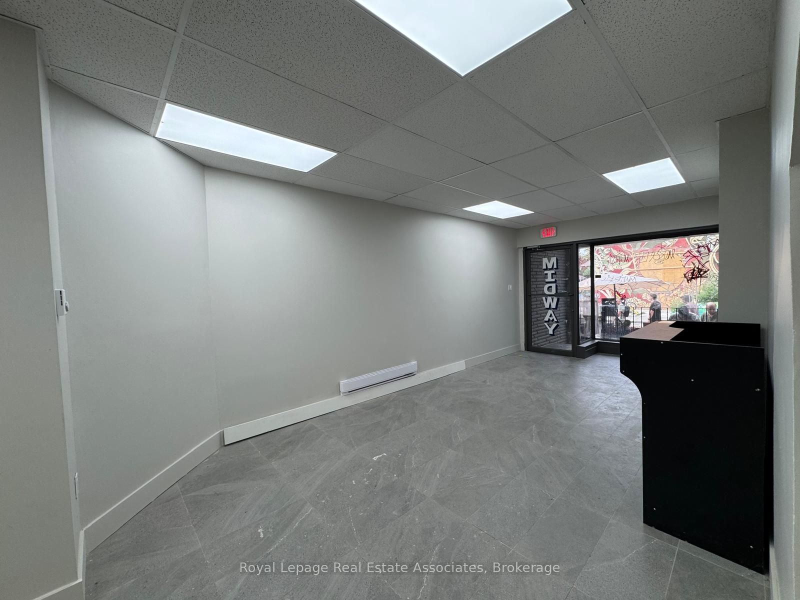 283 Augusta Avenue Main Level Property Photo 7