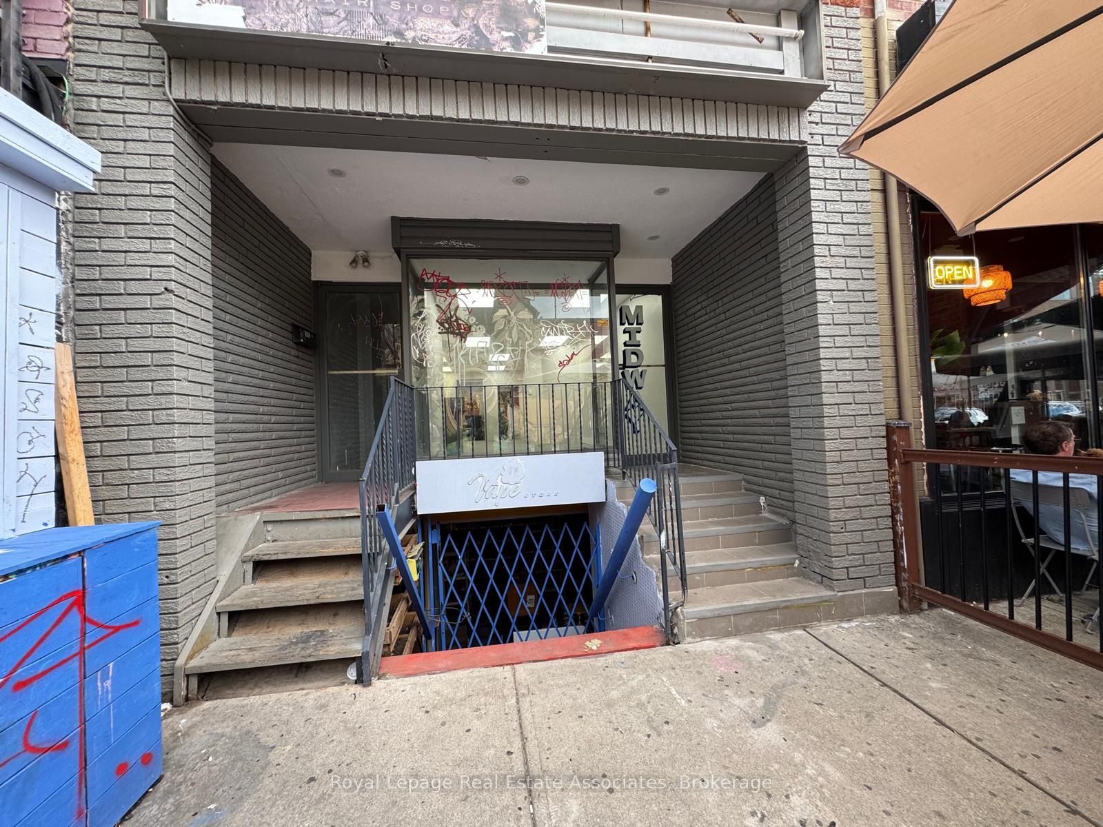 283 Augusta Avenue Main Level Property Photo 12