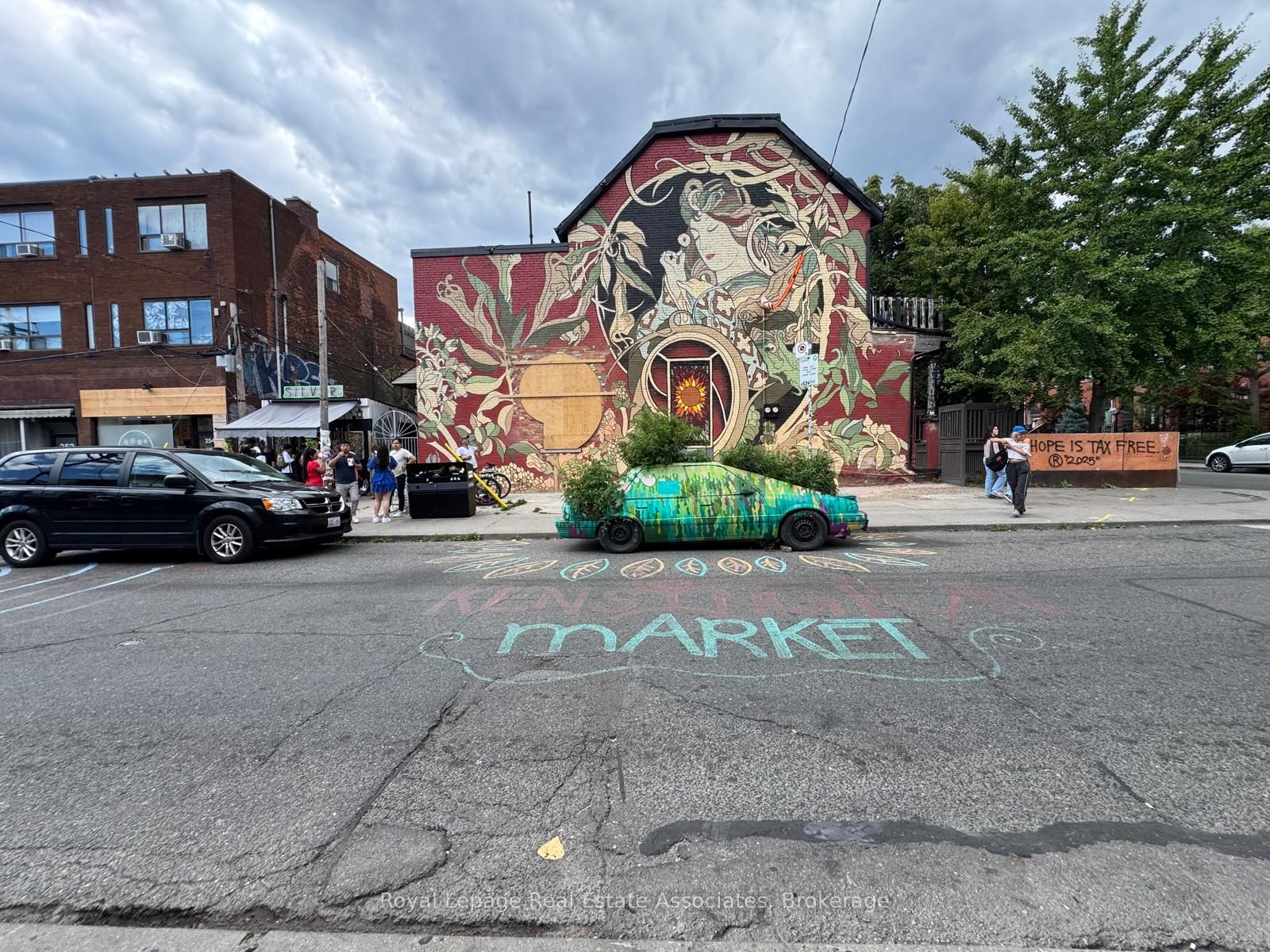 283 Augusta Avenue Main Level Property Photo 20