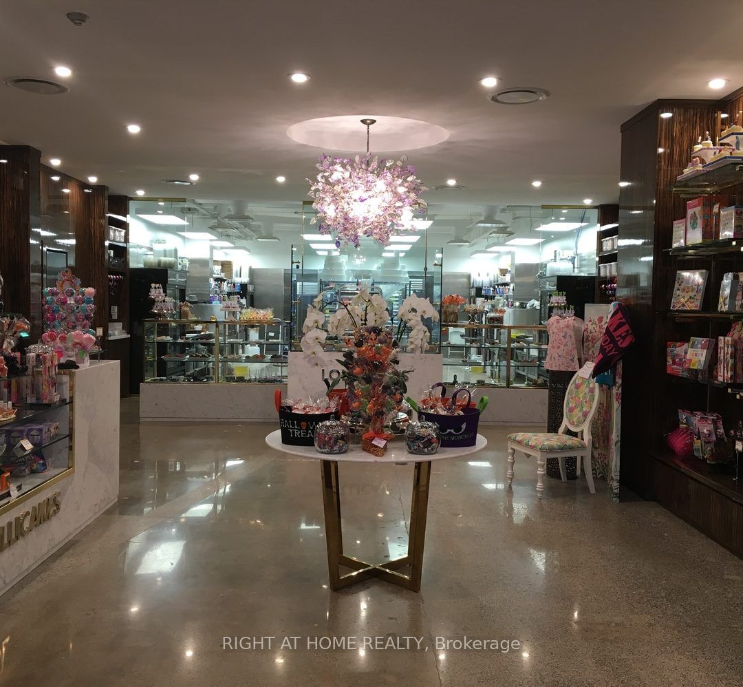 500 Lawrence Avenue 29 Property Photo 1