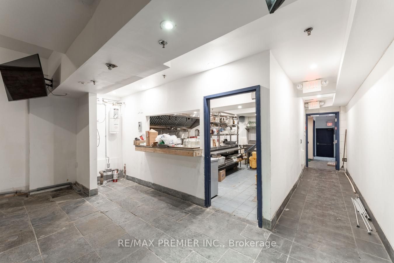 365 King Street W Main Floor Property Photo 15