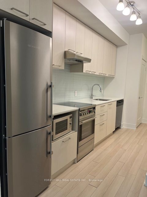 310 Tweedsmuir Avenue 203 Property Photo 9