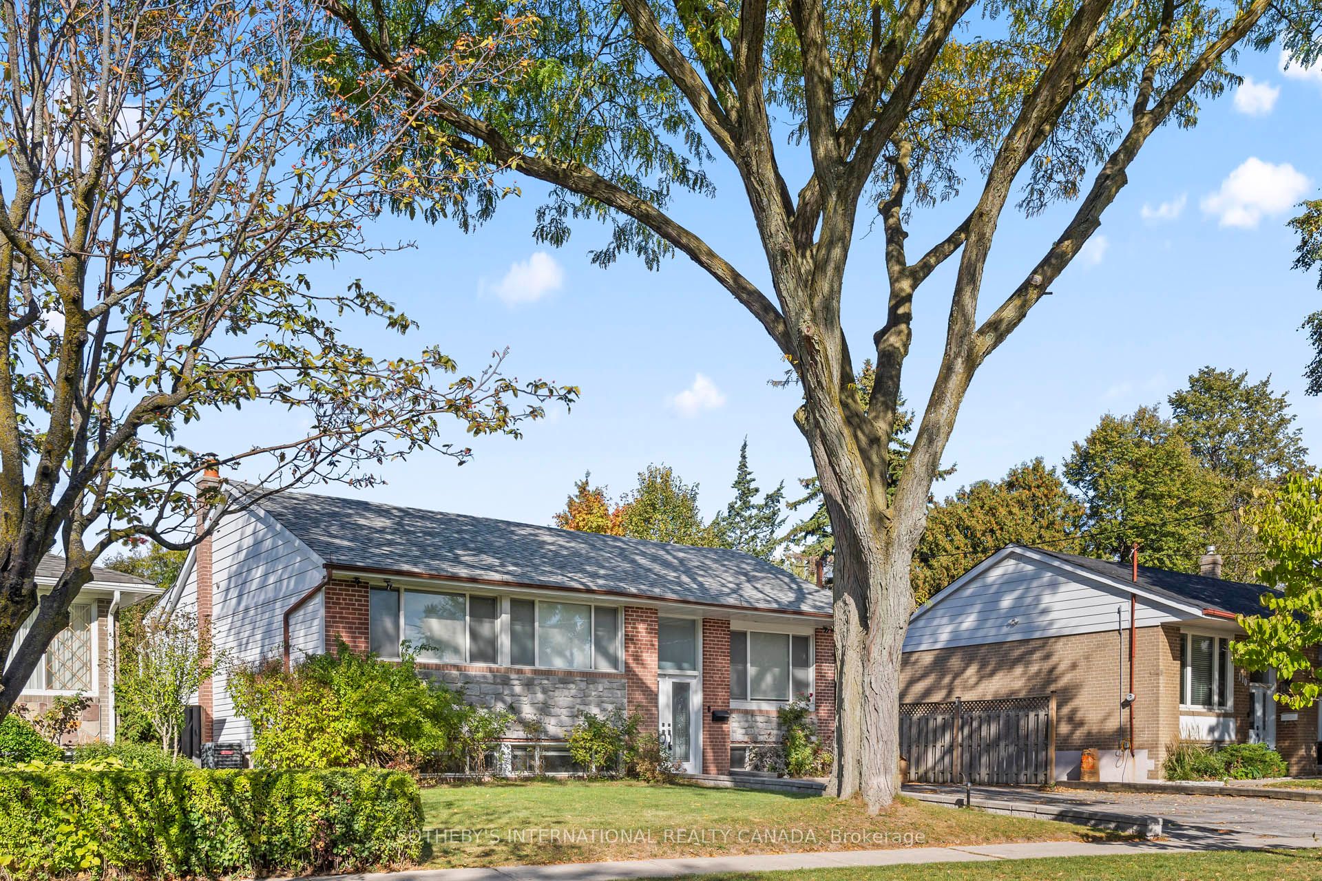 108 Lynedock Crescent Property Photo 1