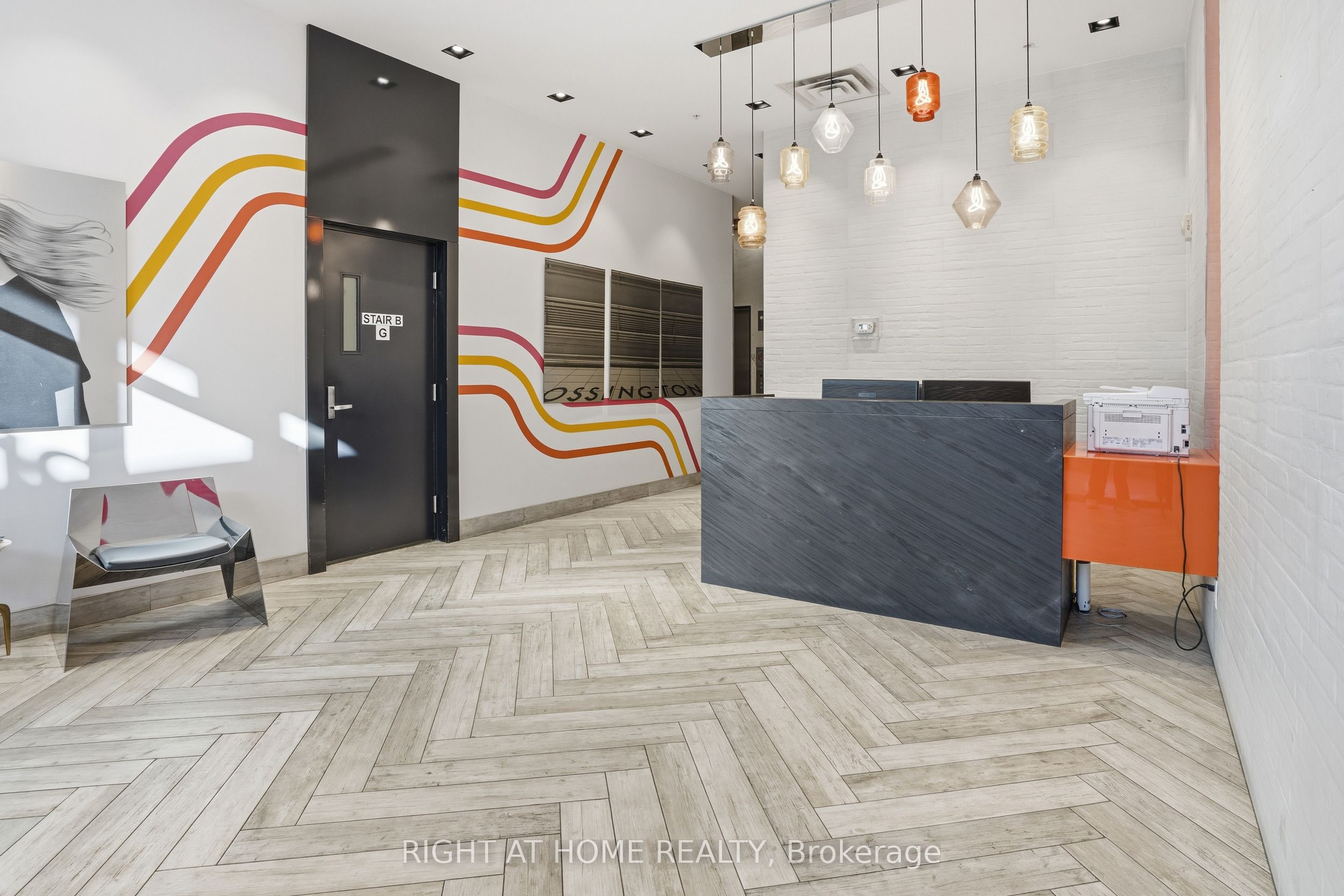 109 Ossington Avenue 406 Property Photo 3