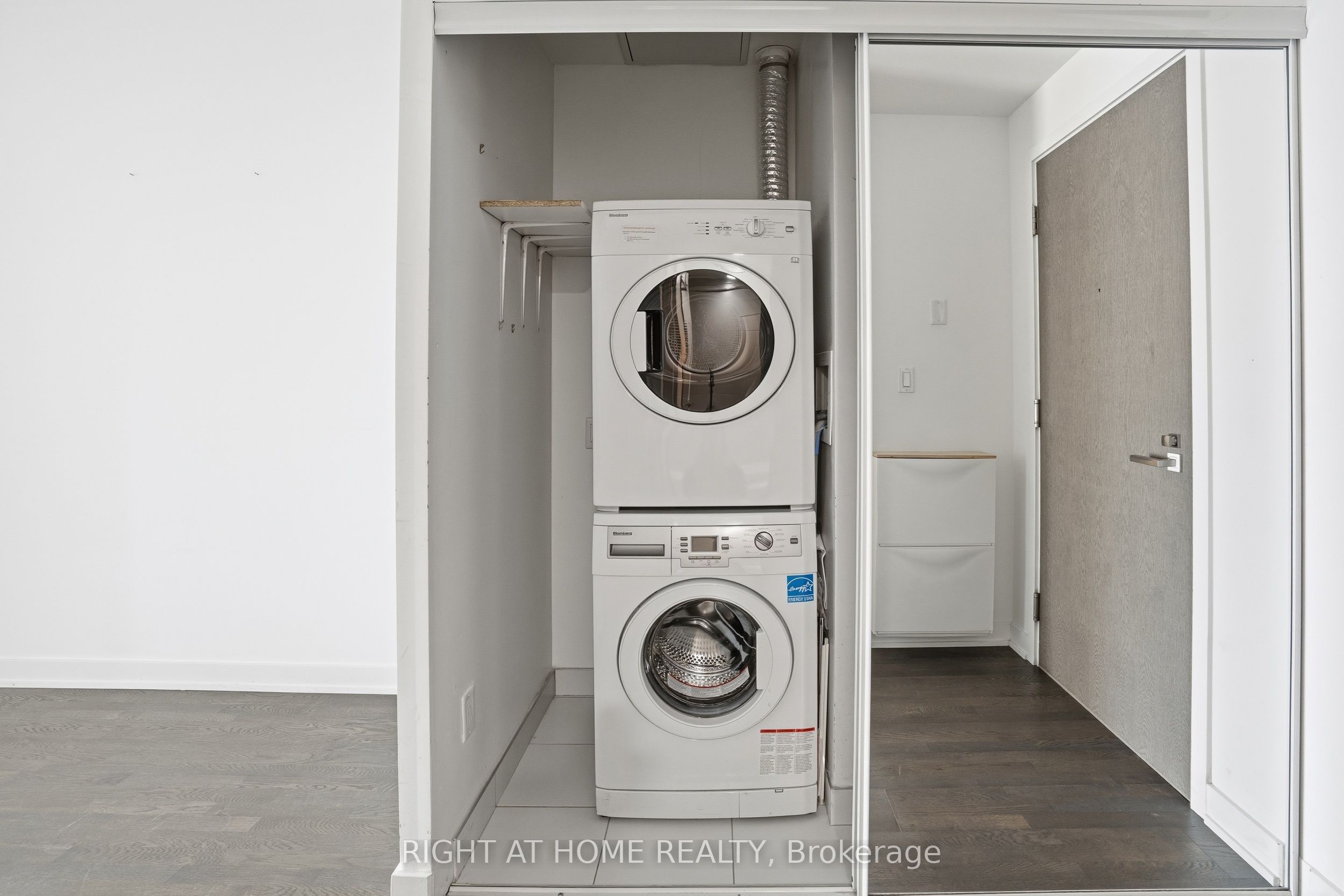 109 Ossington Avenue 406 Property Photo 8