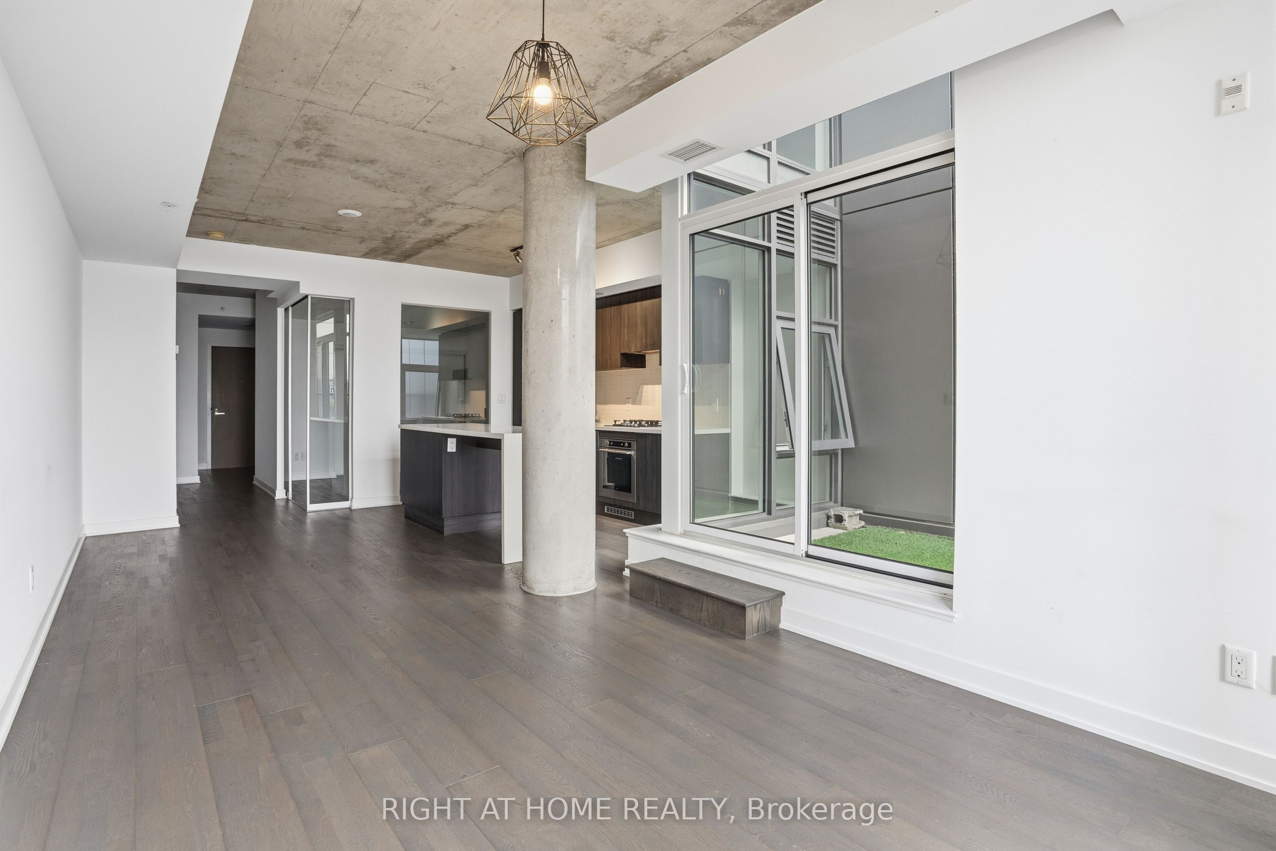 109 Ossington Avenue 406 Property Photo 14