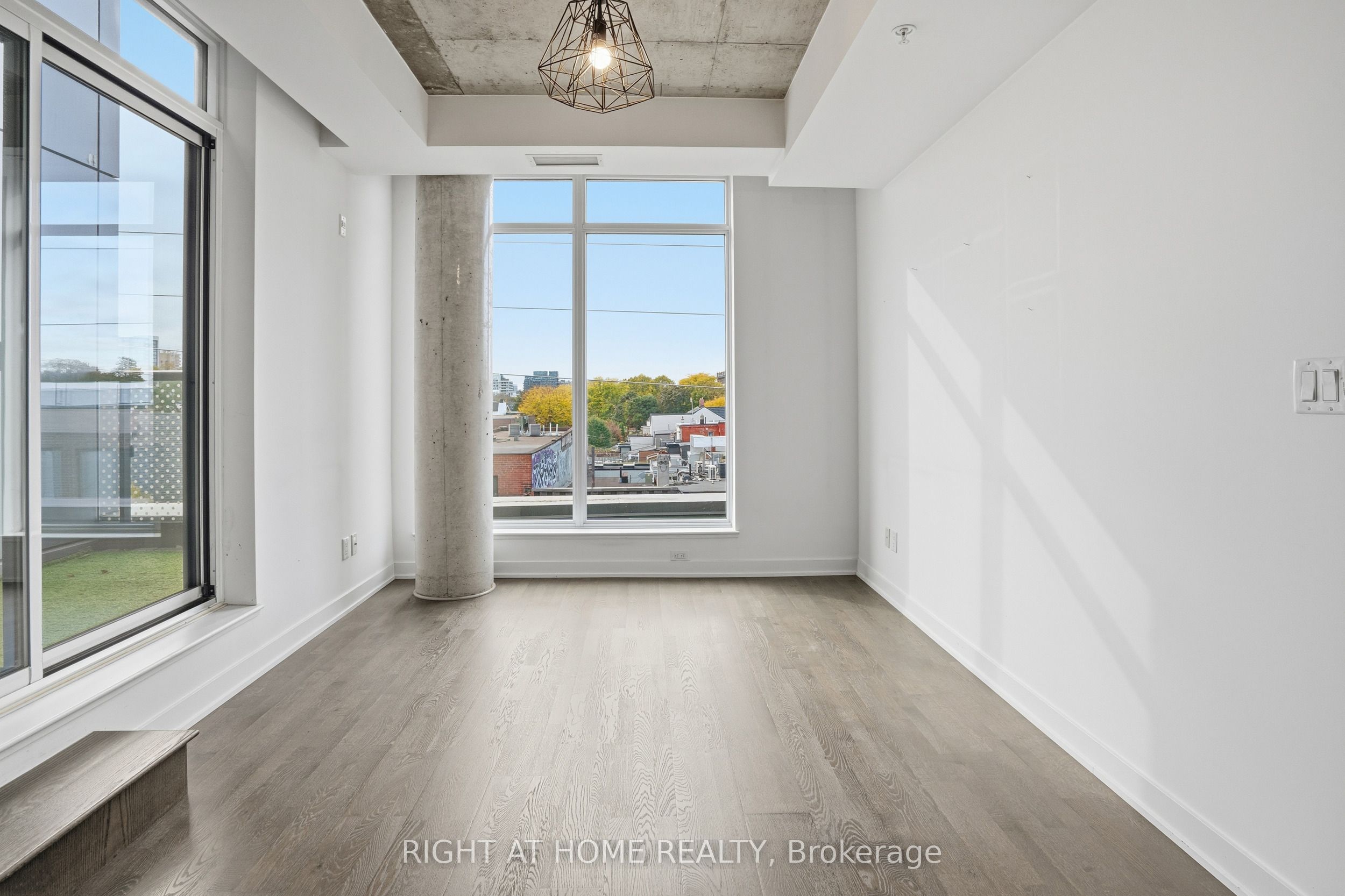 109 Ossington Avenue 406 Property Photo 16