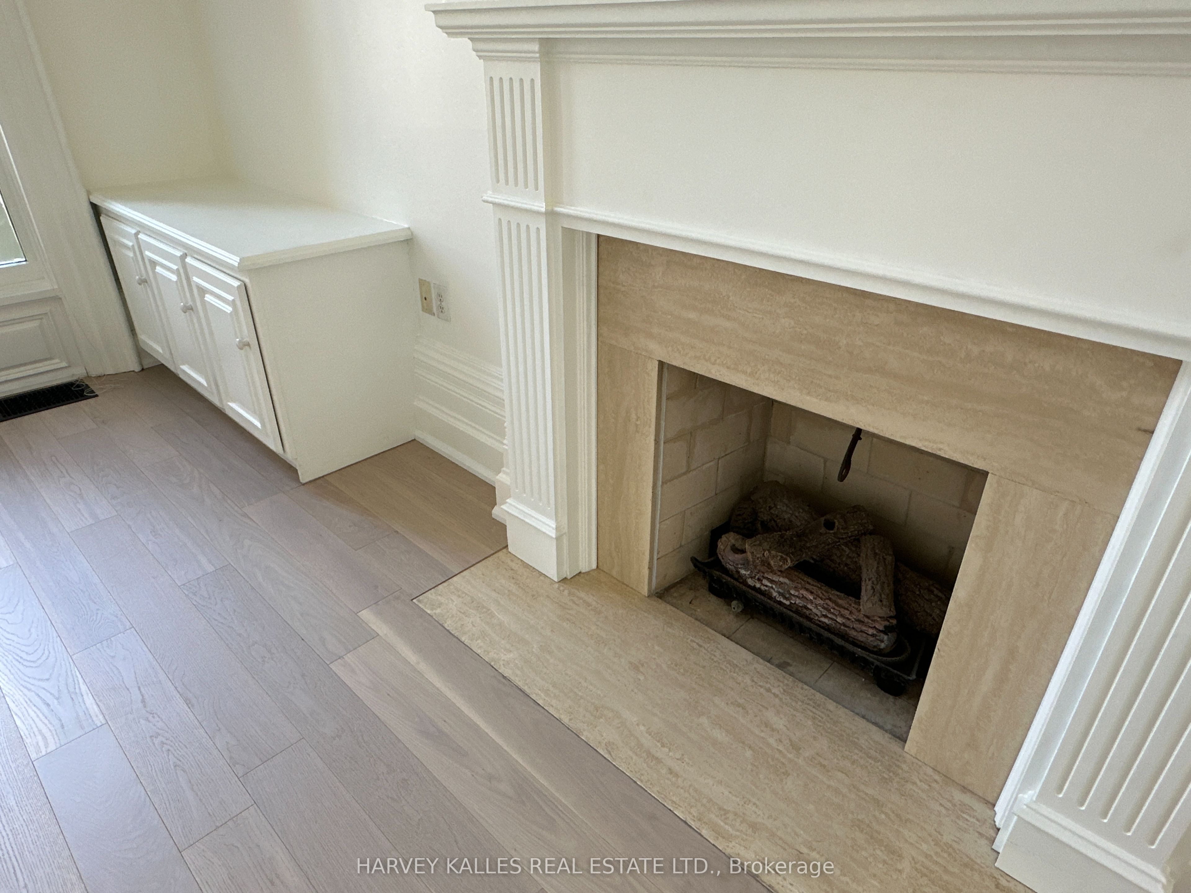 211 Carlton Street Property Photo 10