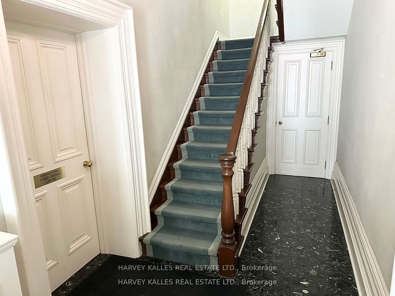 211 Carlton Street Property Photo 14