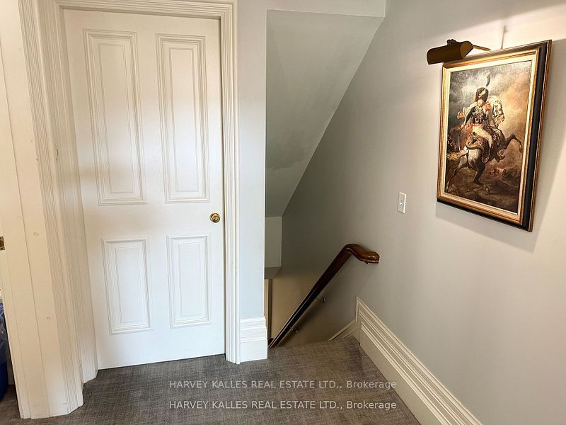 211 Carlton Street Property Photo 15