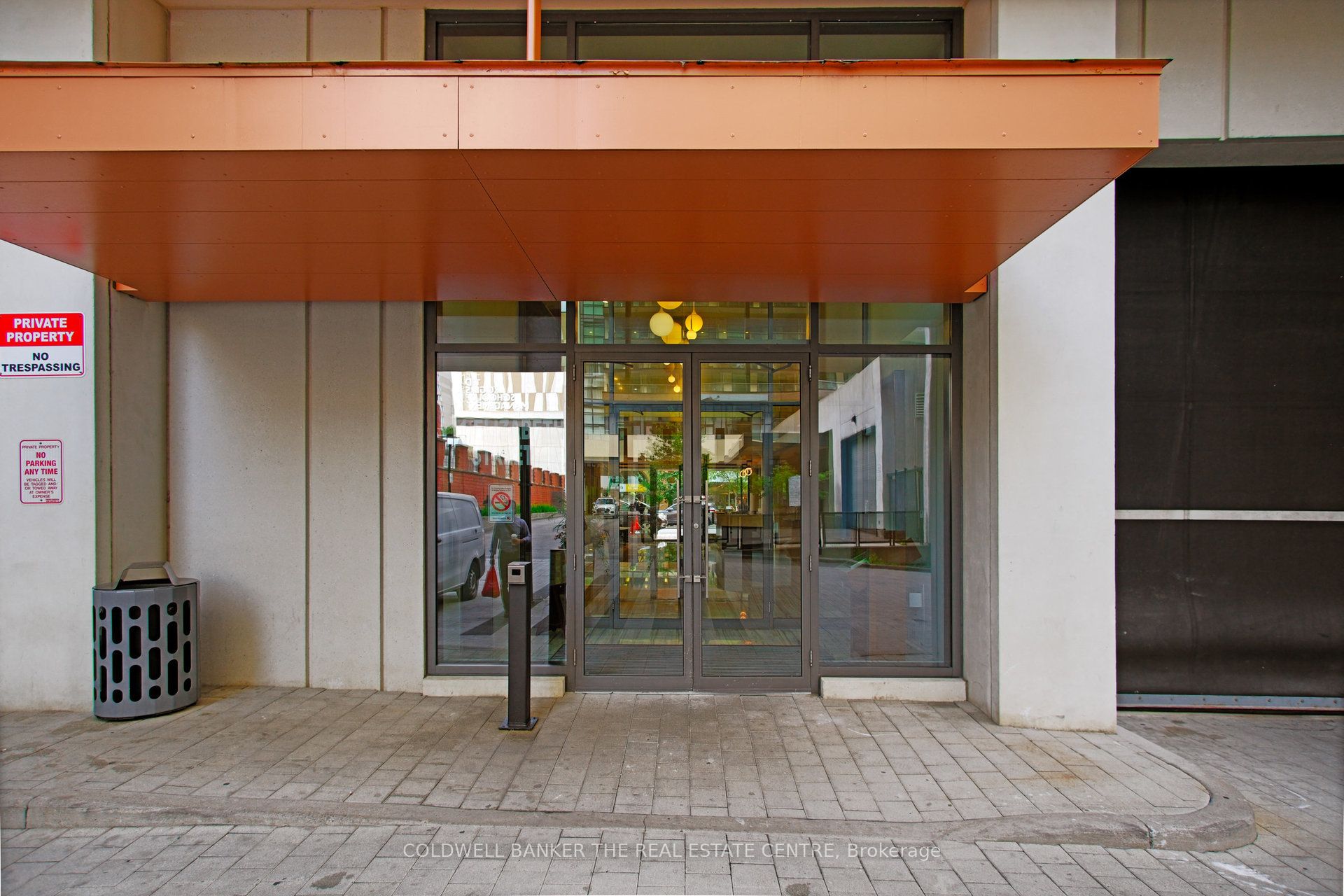 111 Elizabeth Street 1118 Property Photo 3