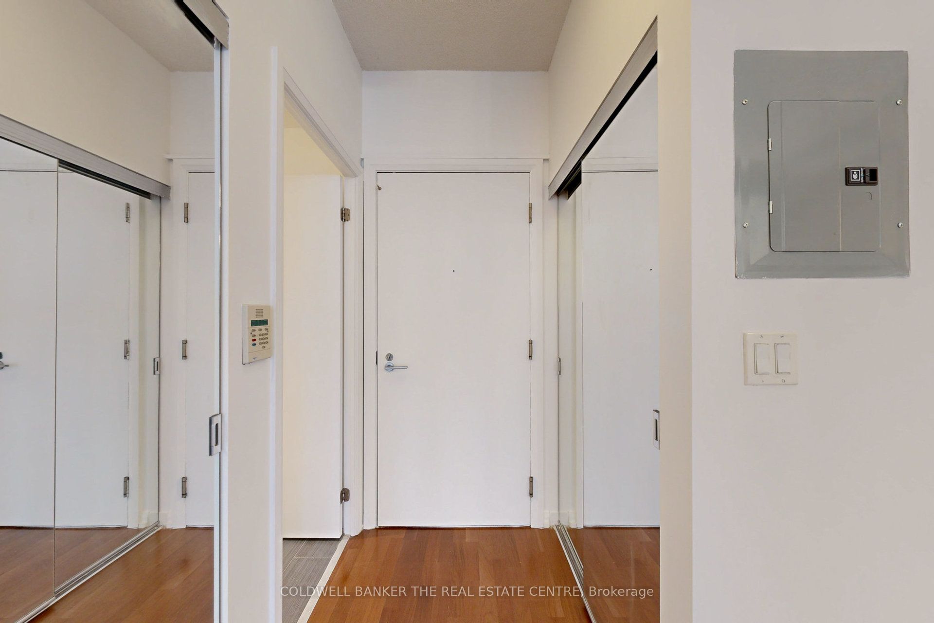 111 Elizabeth Street 1118 Property Photo 5