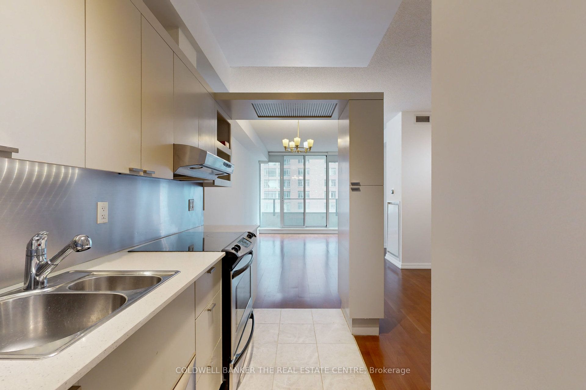 111 Elizabeth Street 1118 Property Photo 10