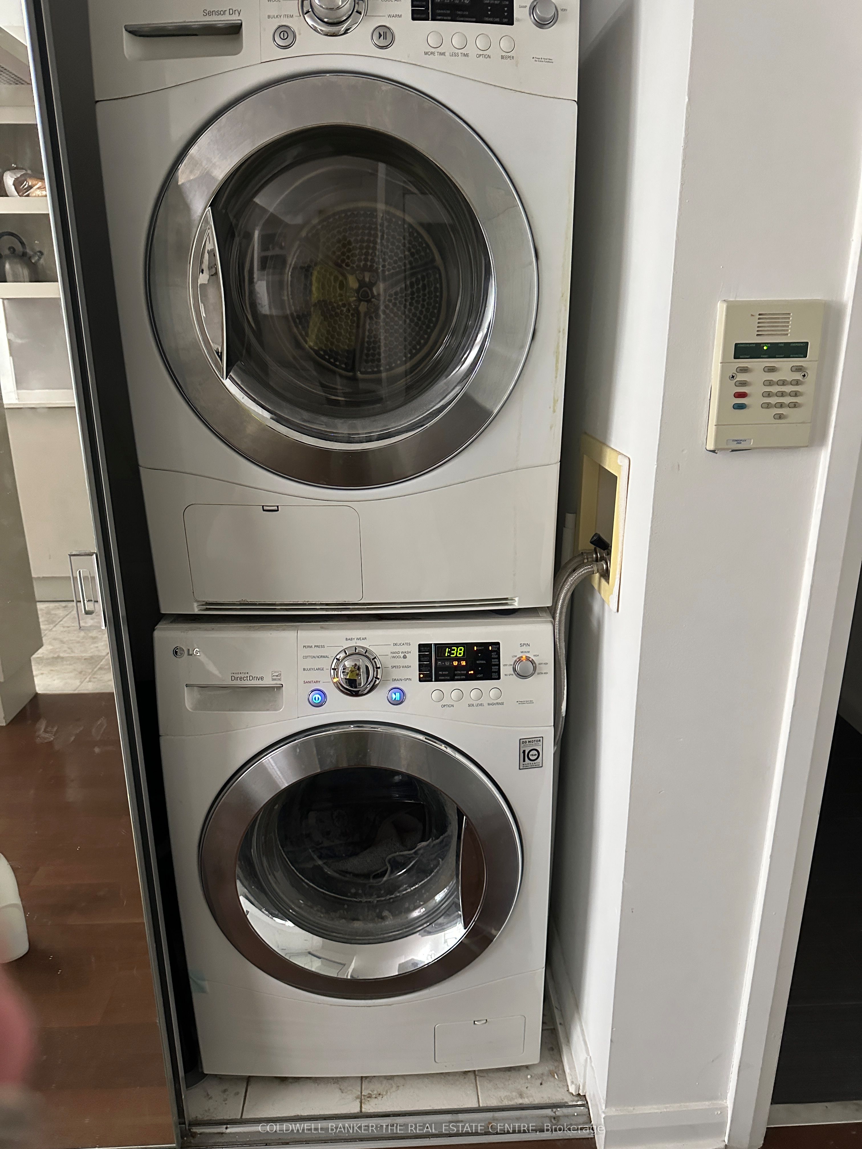 111 Elizabeth Street 1118 Property Photo 27