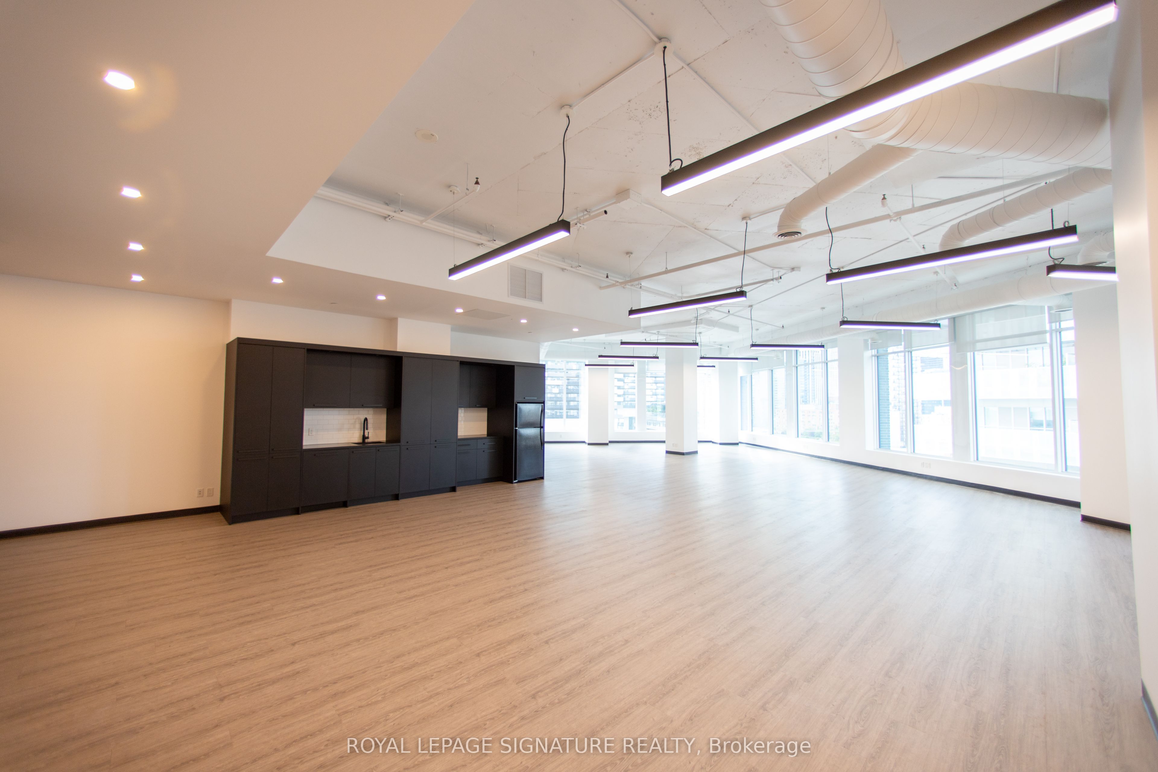 130 Queens Quay 1000 Property Photo 5