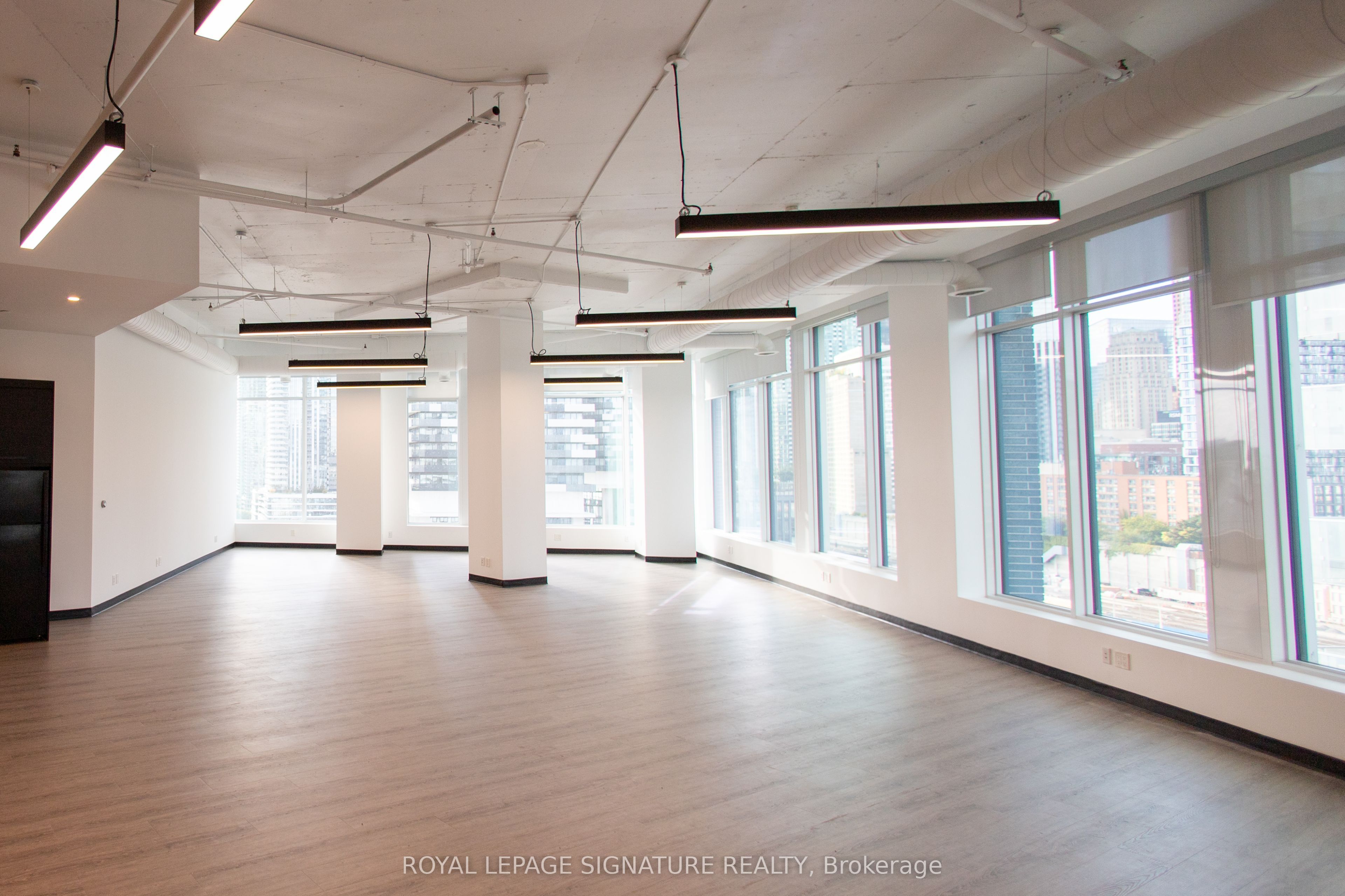 130 Queens Quay 1000 Property Photo 6