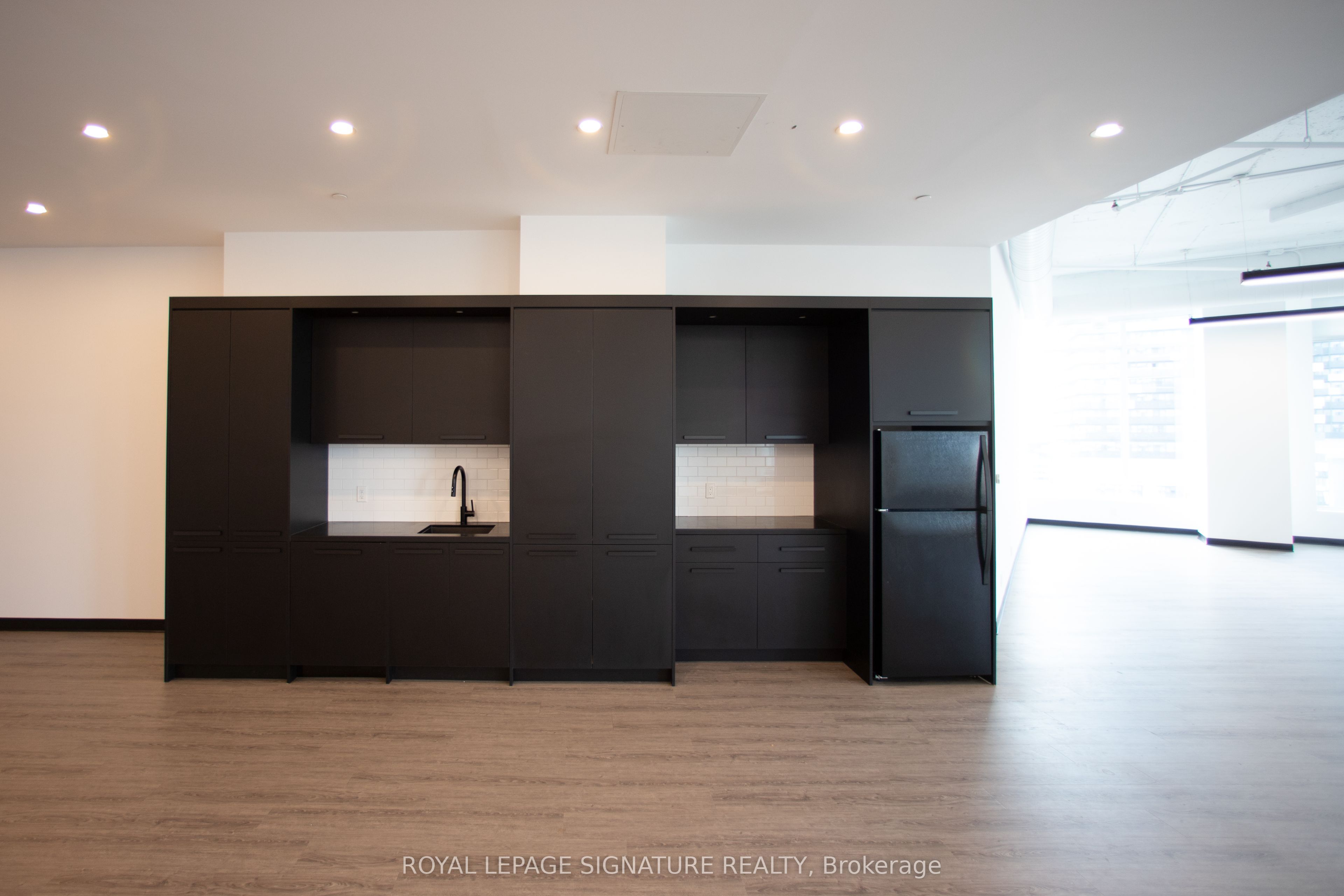 130 Queens Quay 1000 Property Photo 7