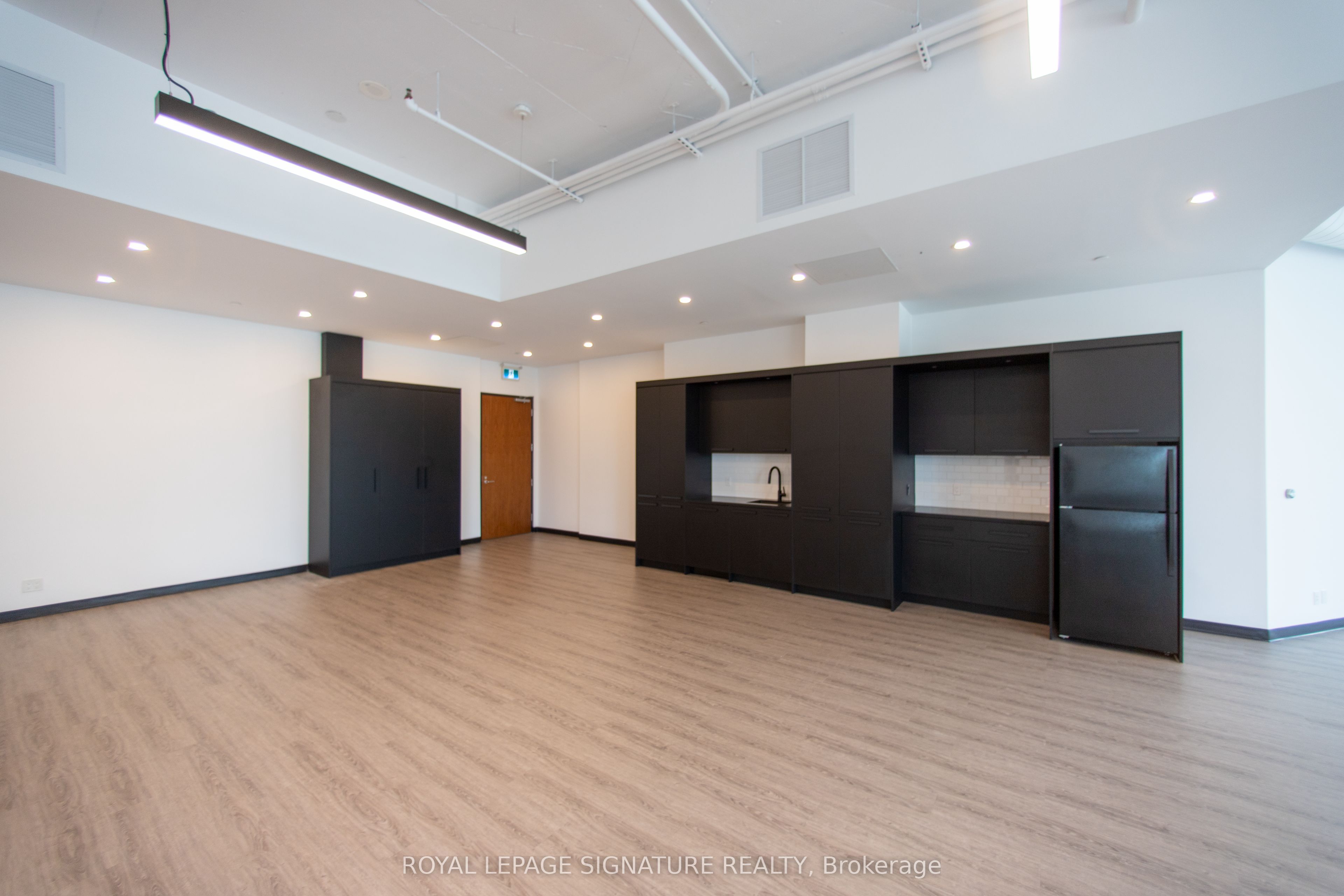 130 Queens Quay 1000 Property Photo 8