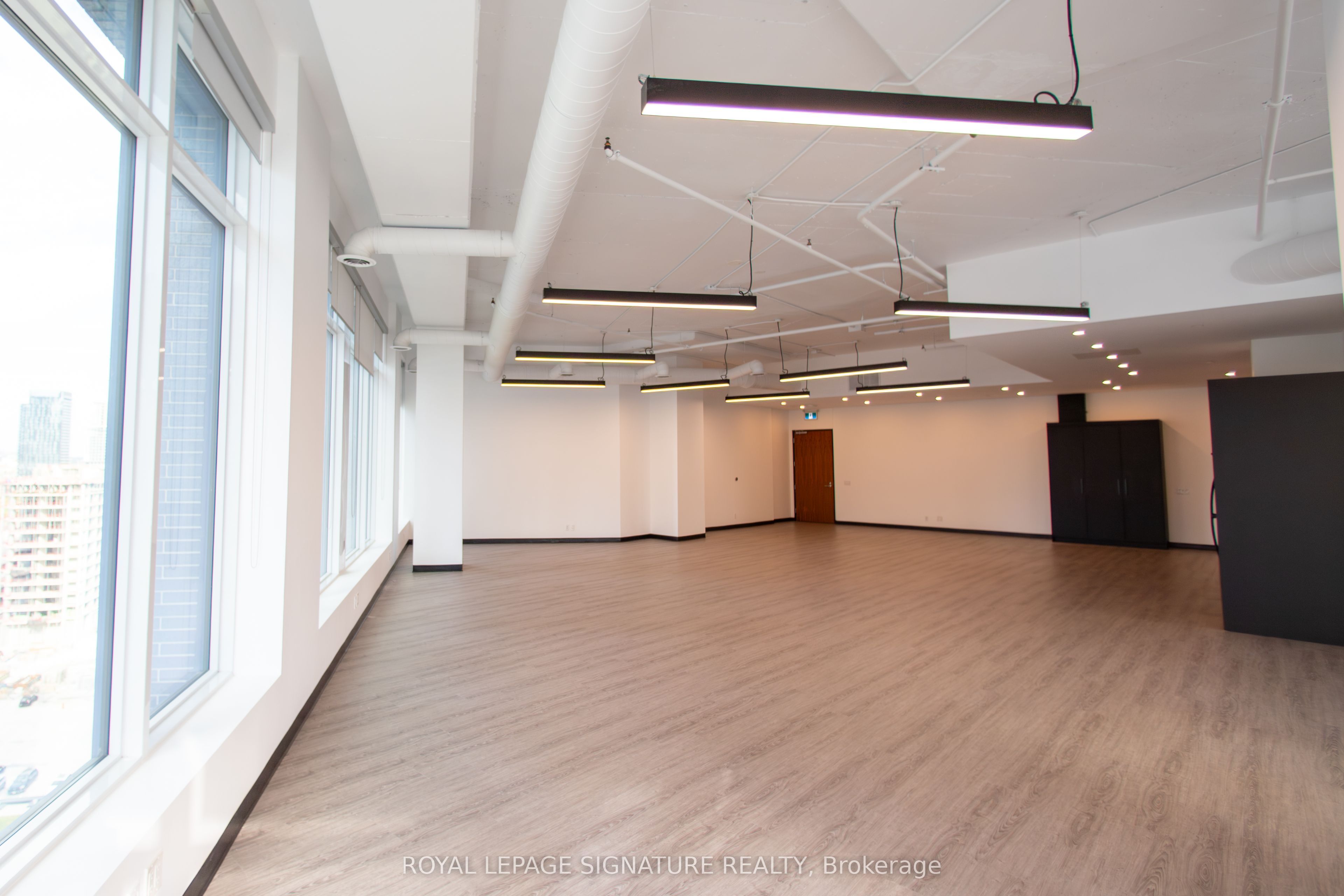 130 Queens Quay 1000 Property Photo 9