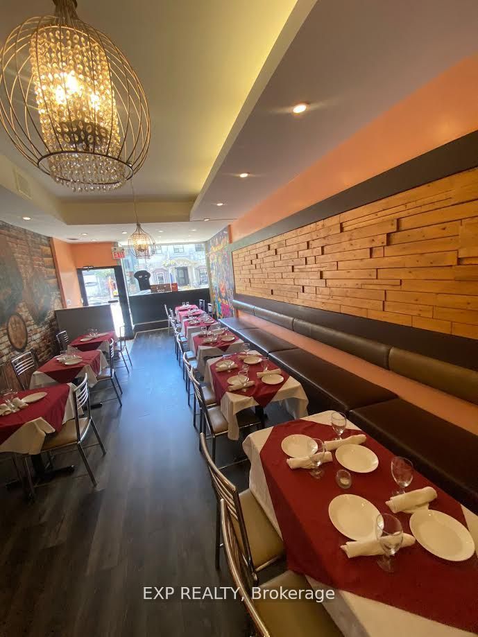 606 Bloor Street W Property Photo 1