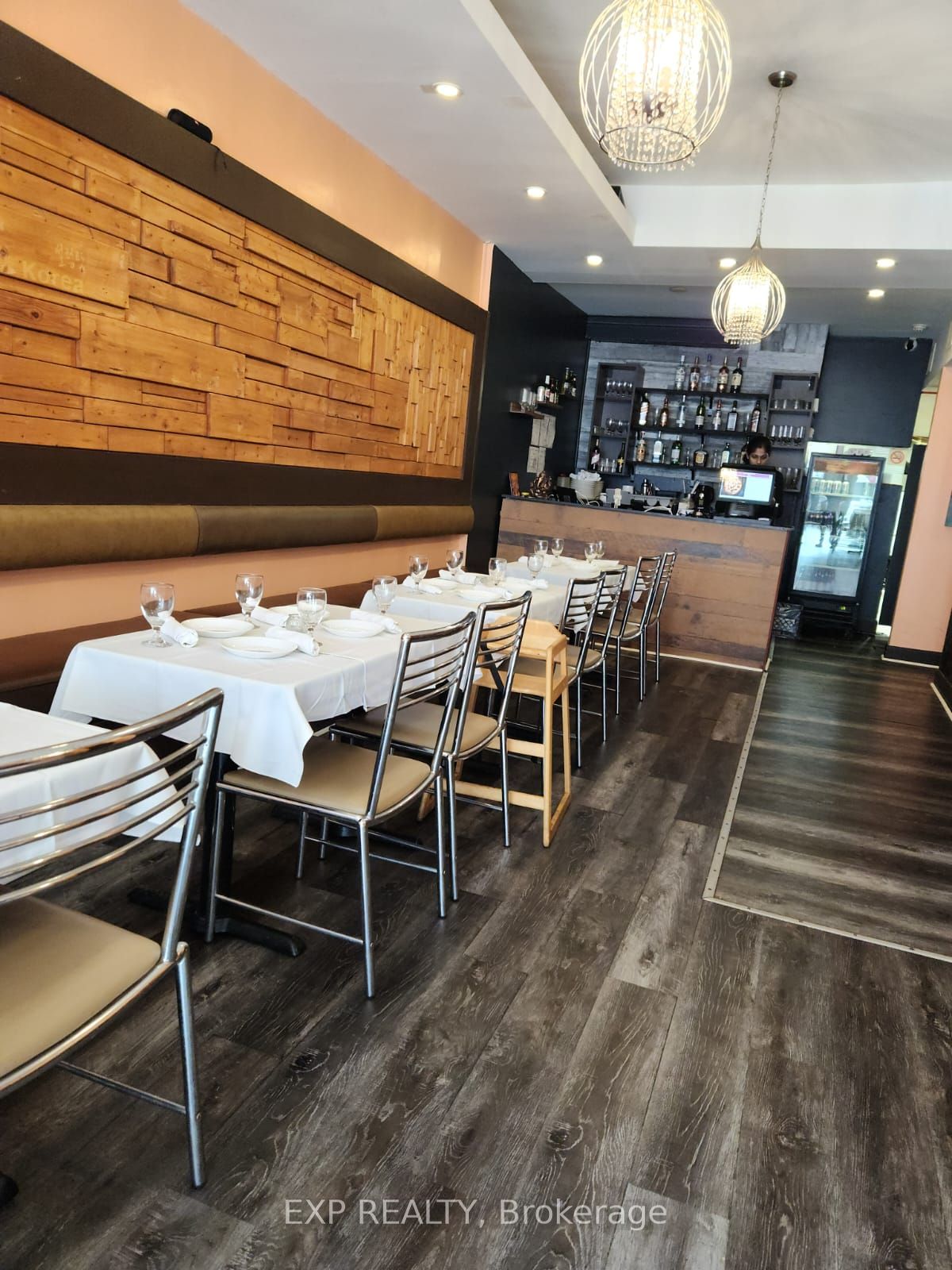 606 Bloor Street W Property Photo 14