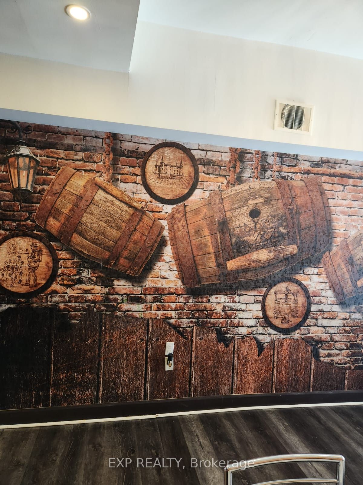 606 Bloor Street W Property Photo 15