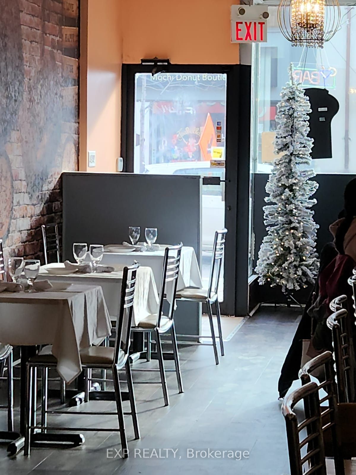 606 Bloor Street W Property Photo 19