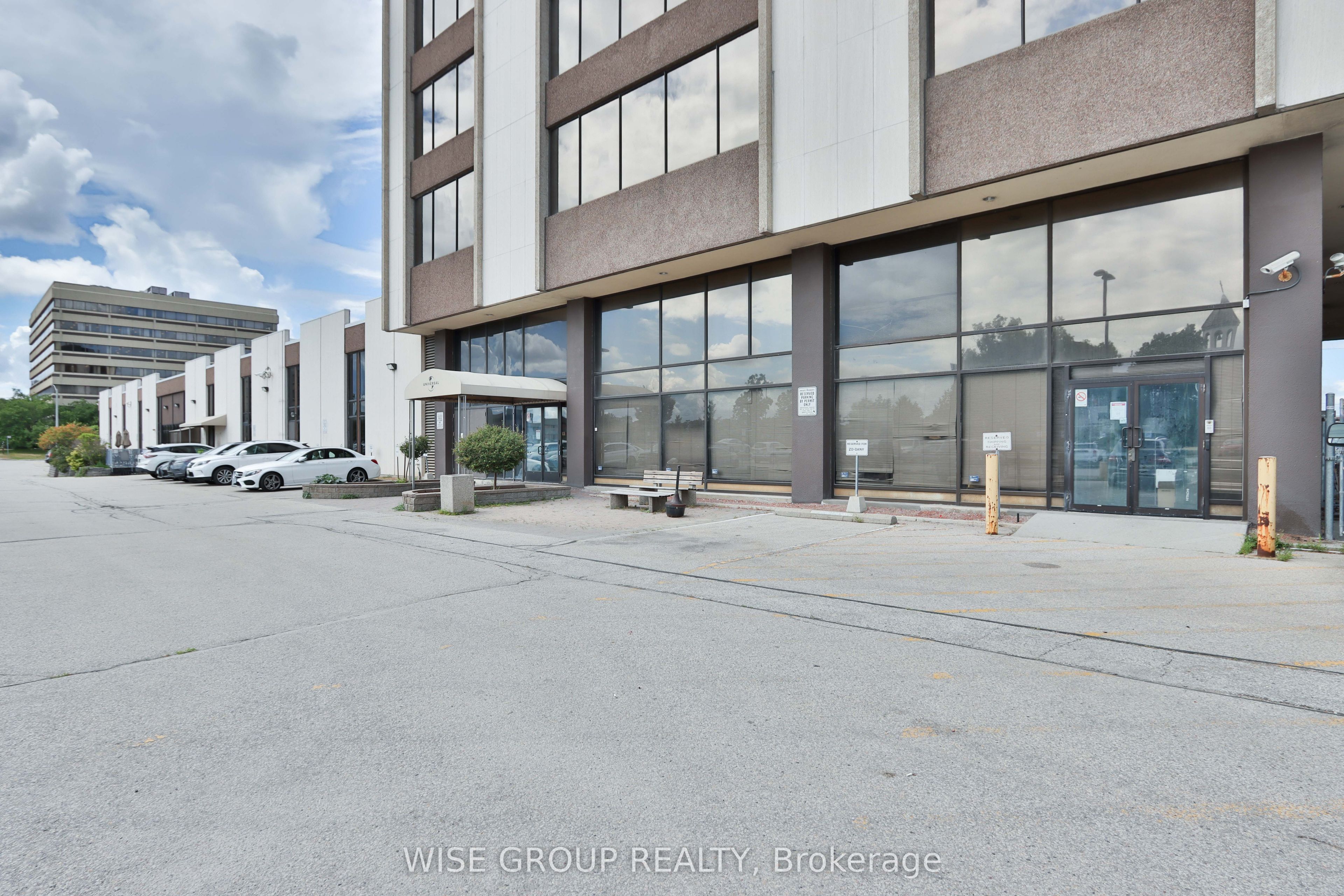 2450 Victoria Park Avenue 601 Property Photo 2